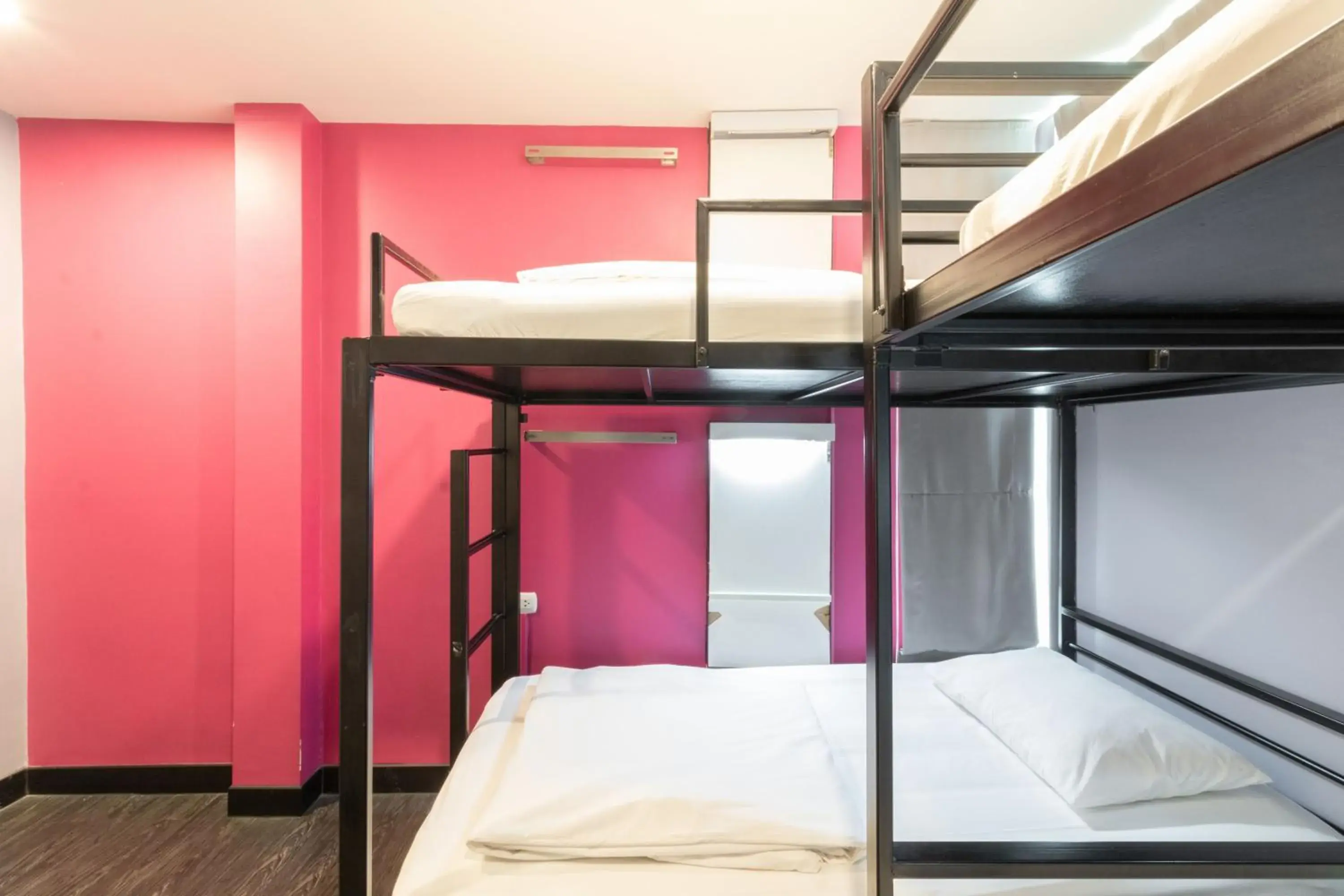Bunk Bed in CheQinn Hostel - Sukhumvit 4 Nana Plaza