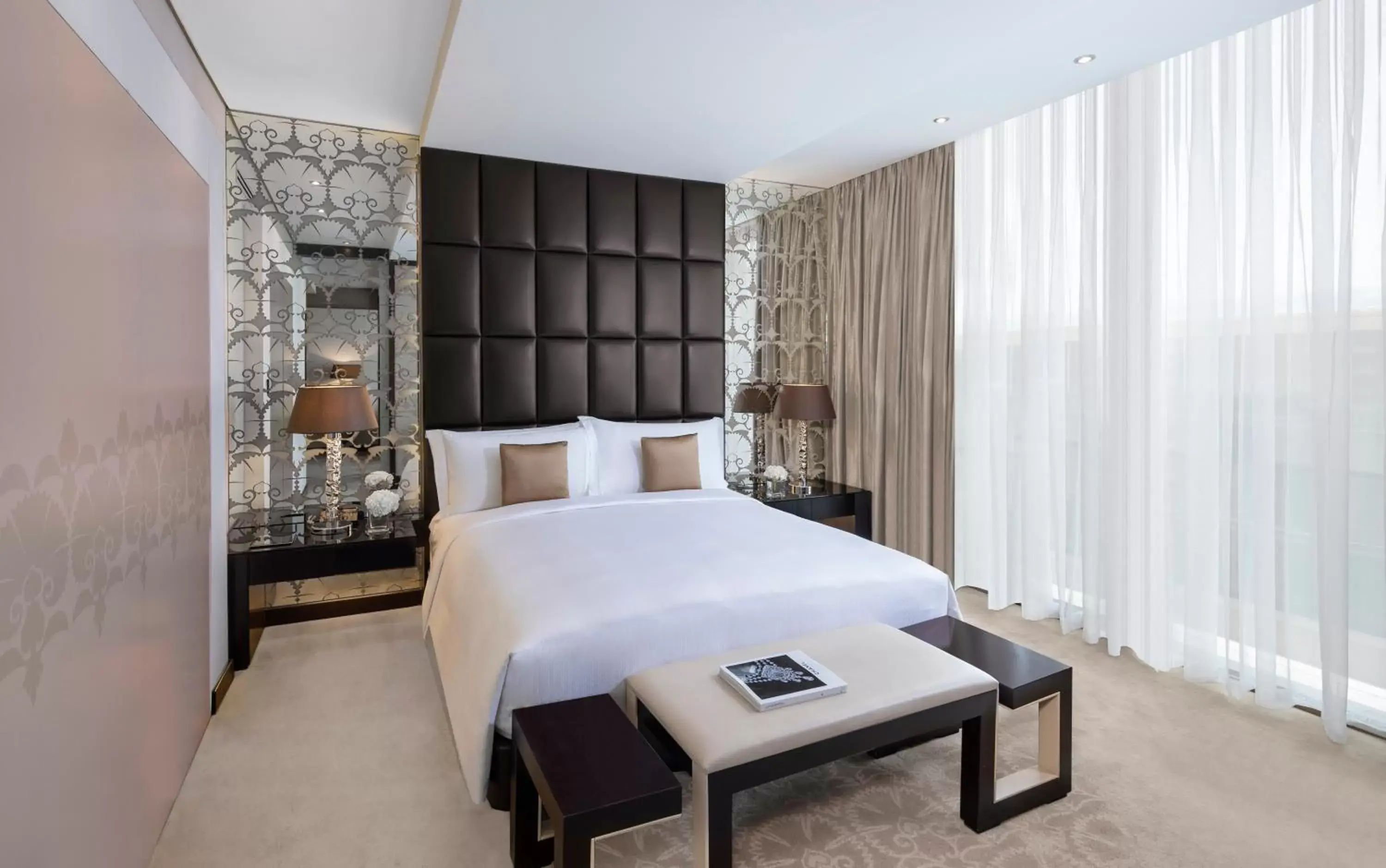 Bedroom, Bed in Al Faisaliah Hotel, Riyadh