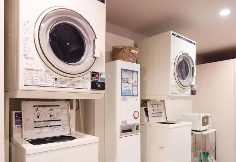 washing machine, Kitchen/Kitchenette in Sutton Place Hotel Ueno
