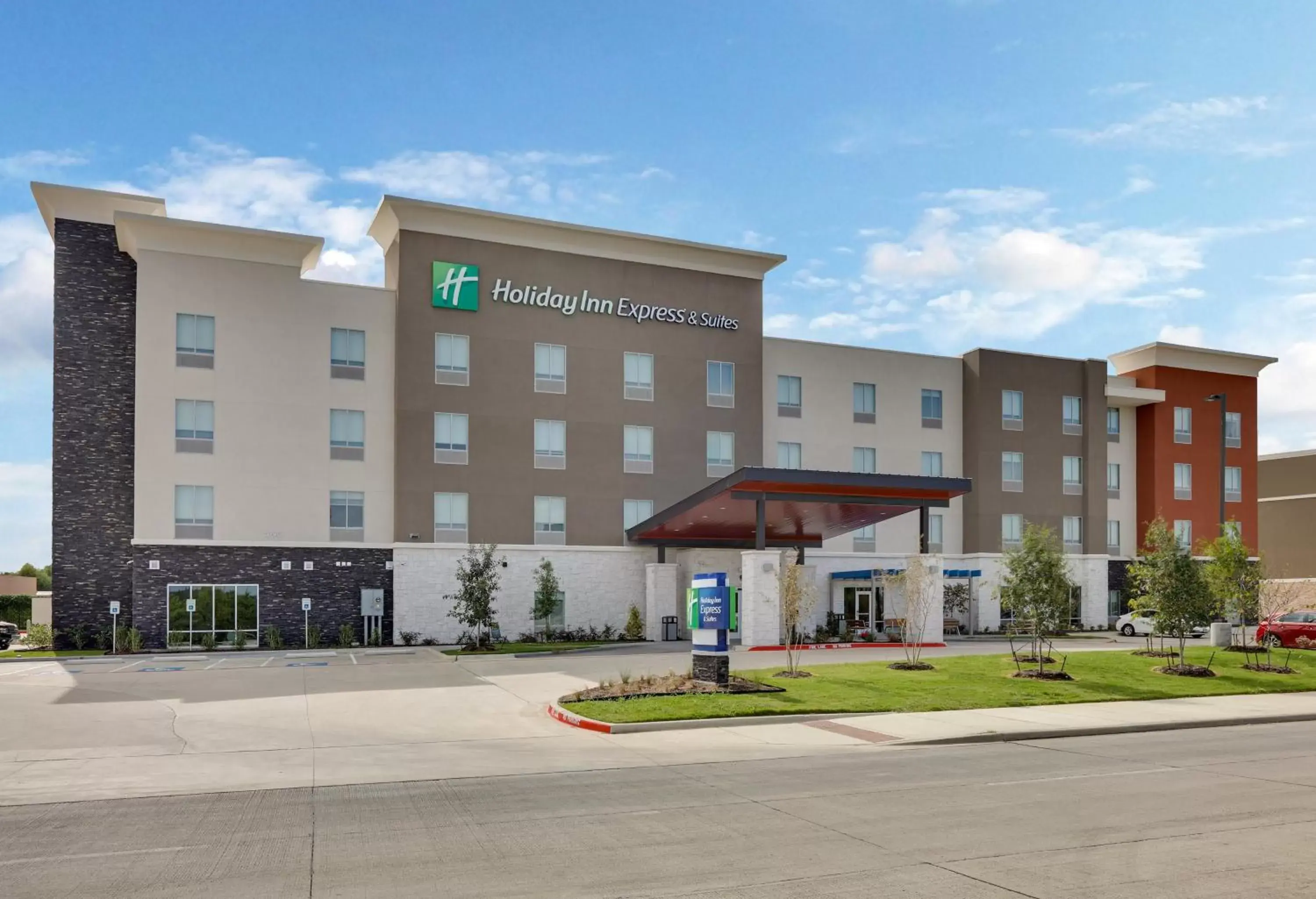 Property building in Holiday Inn Express & Suites - Plano - The Colony by IHG Property building in Holiday Inn Express & Suites - Plano - The Colony by IHG