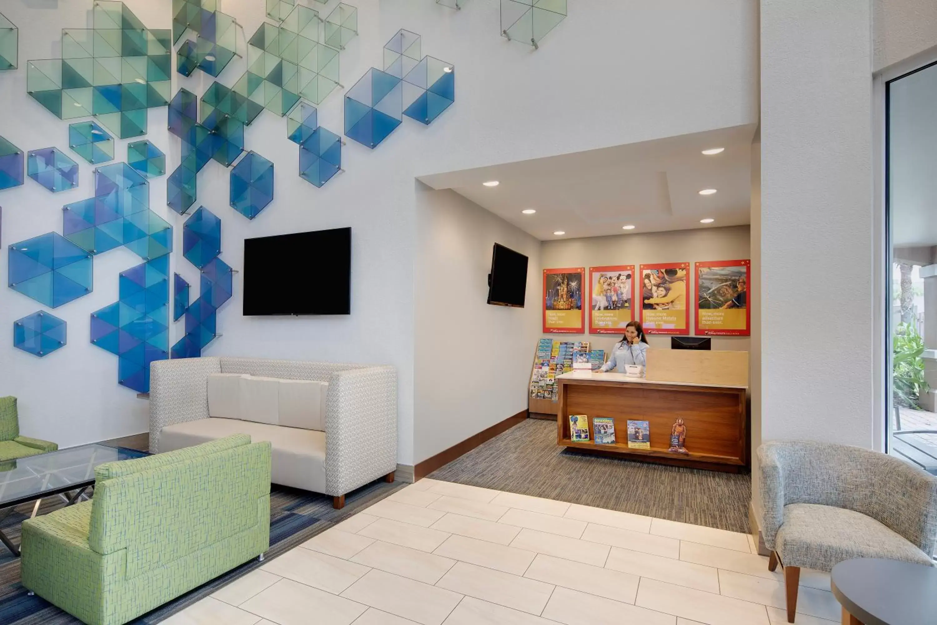 Property building, Seating Area in Holiday Inn Express & Suites S Lake Buena Vista, an IHG Hotel