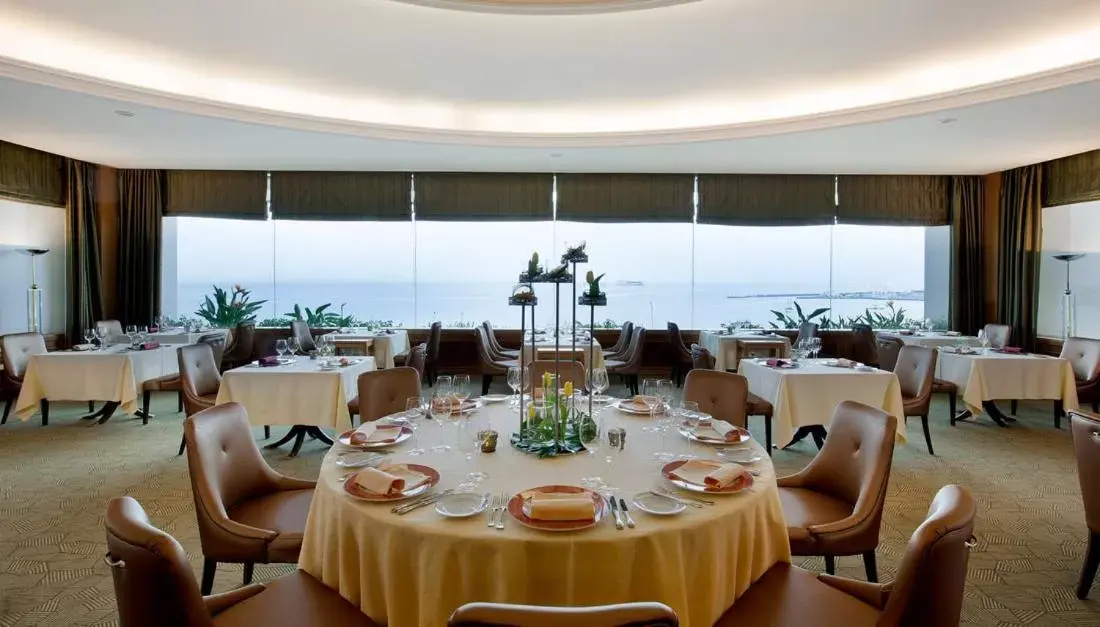 Restaurant/Places to Eat in Hotel Cascais Miragem Health & Spa