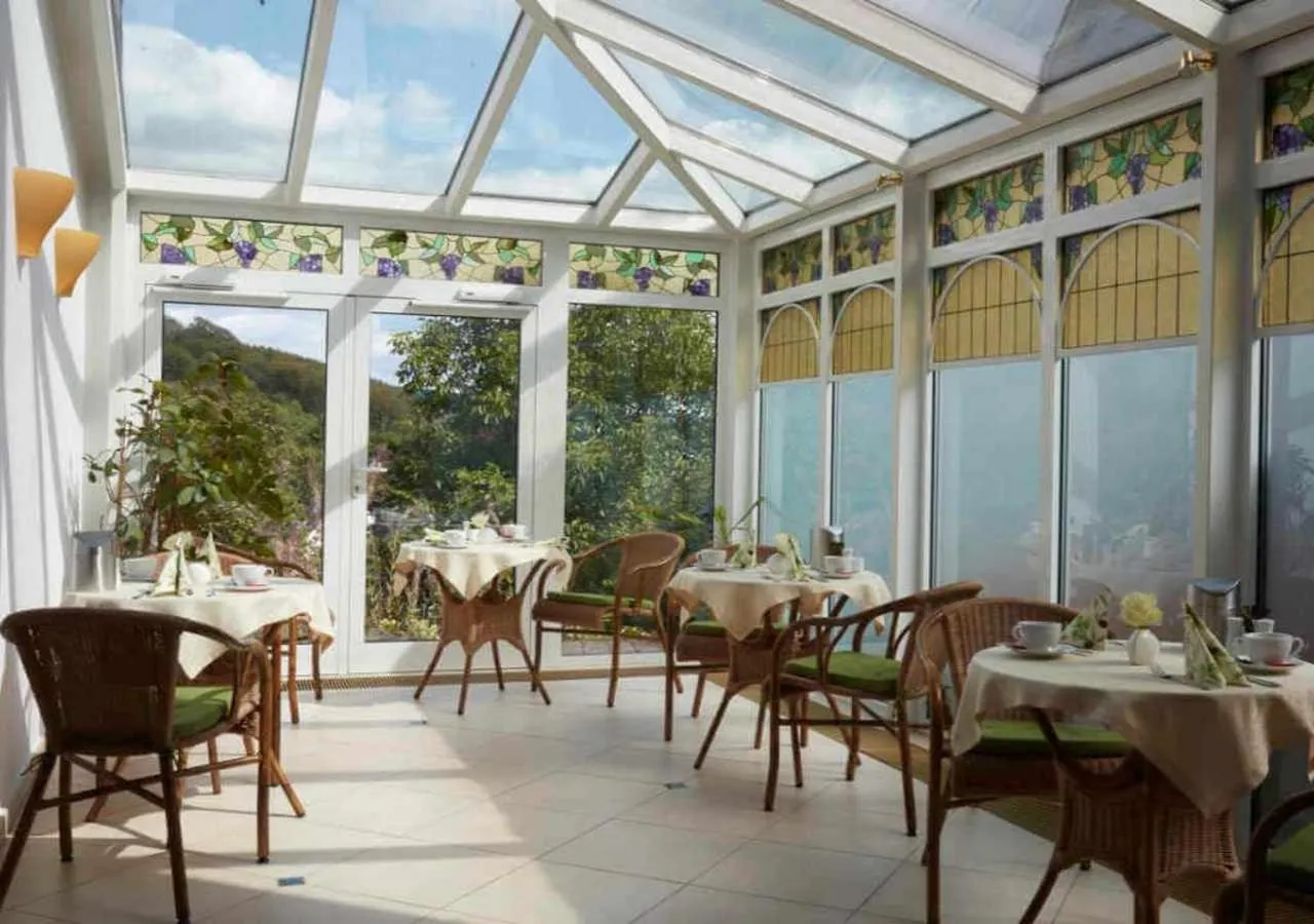 Restaurant/places to eat in Hotel Snorrenburg GmbH