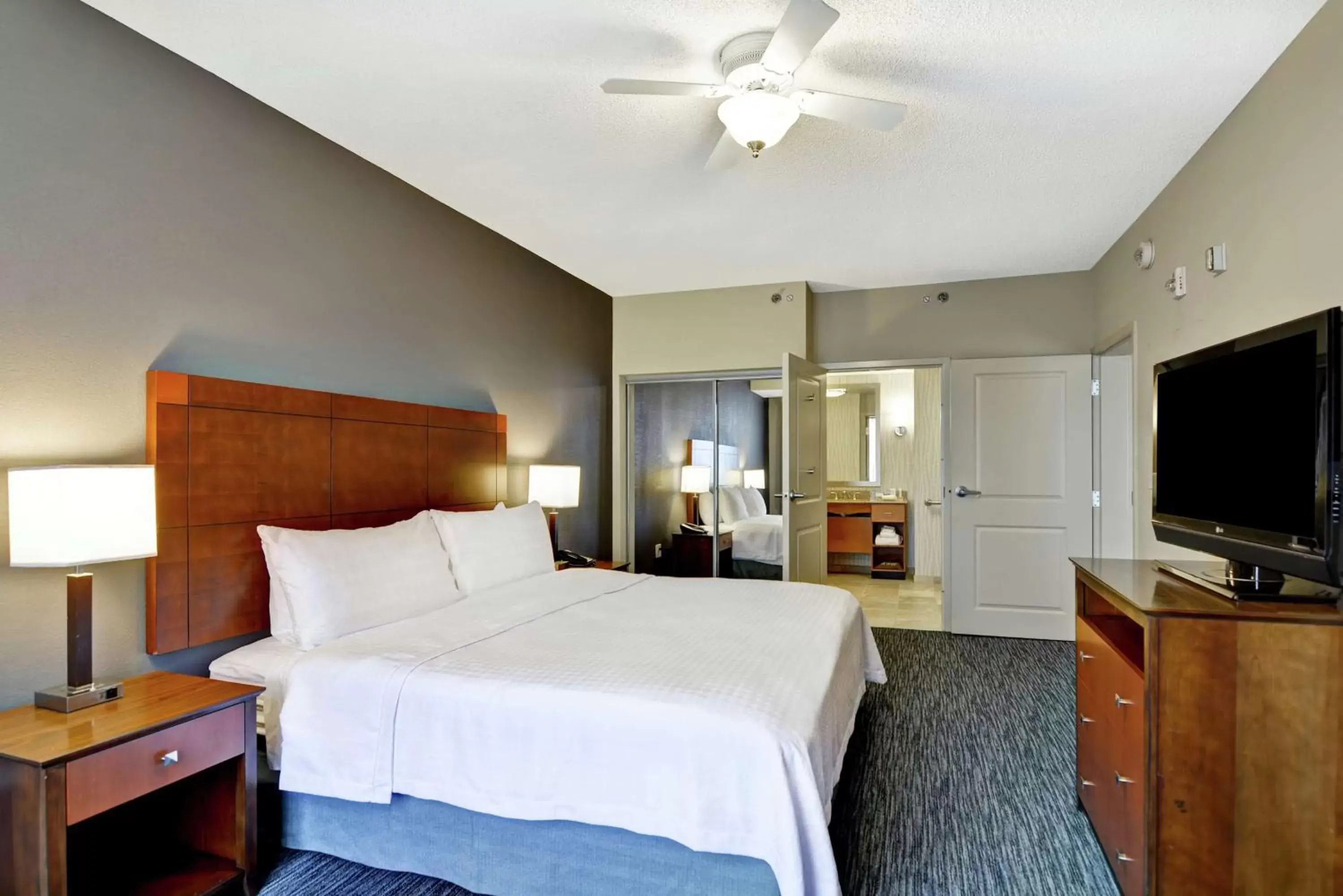 Bedroom in Homewood Suites Mobile East Bay/Daphne