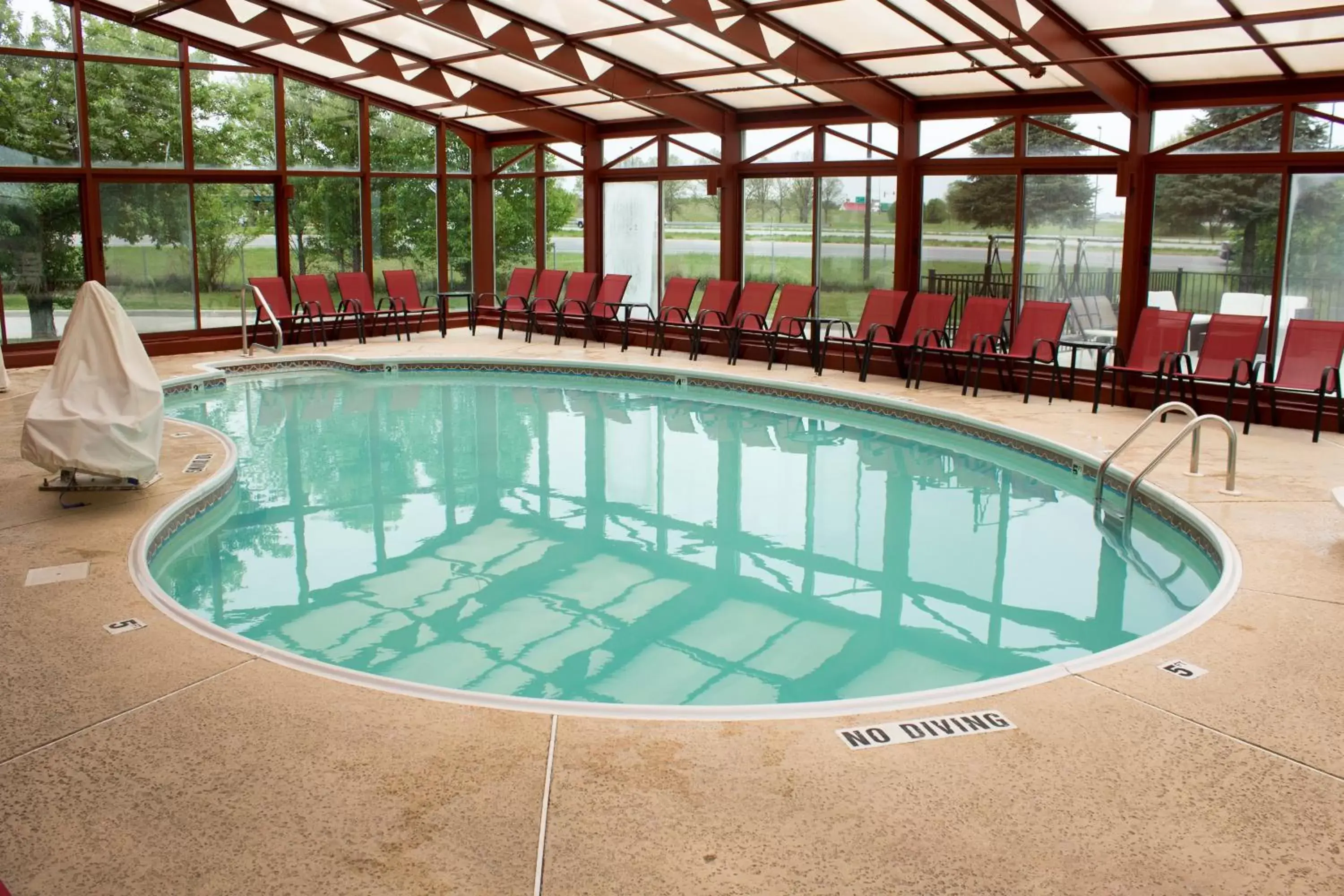 Swimming pool in Baymont by Wyndham Springfield IL