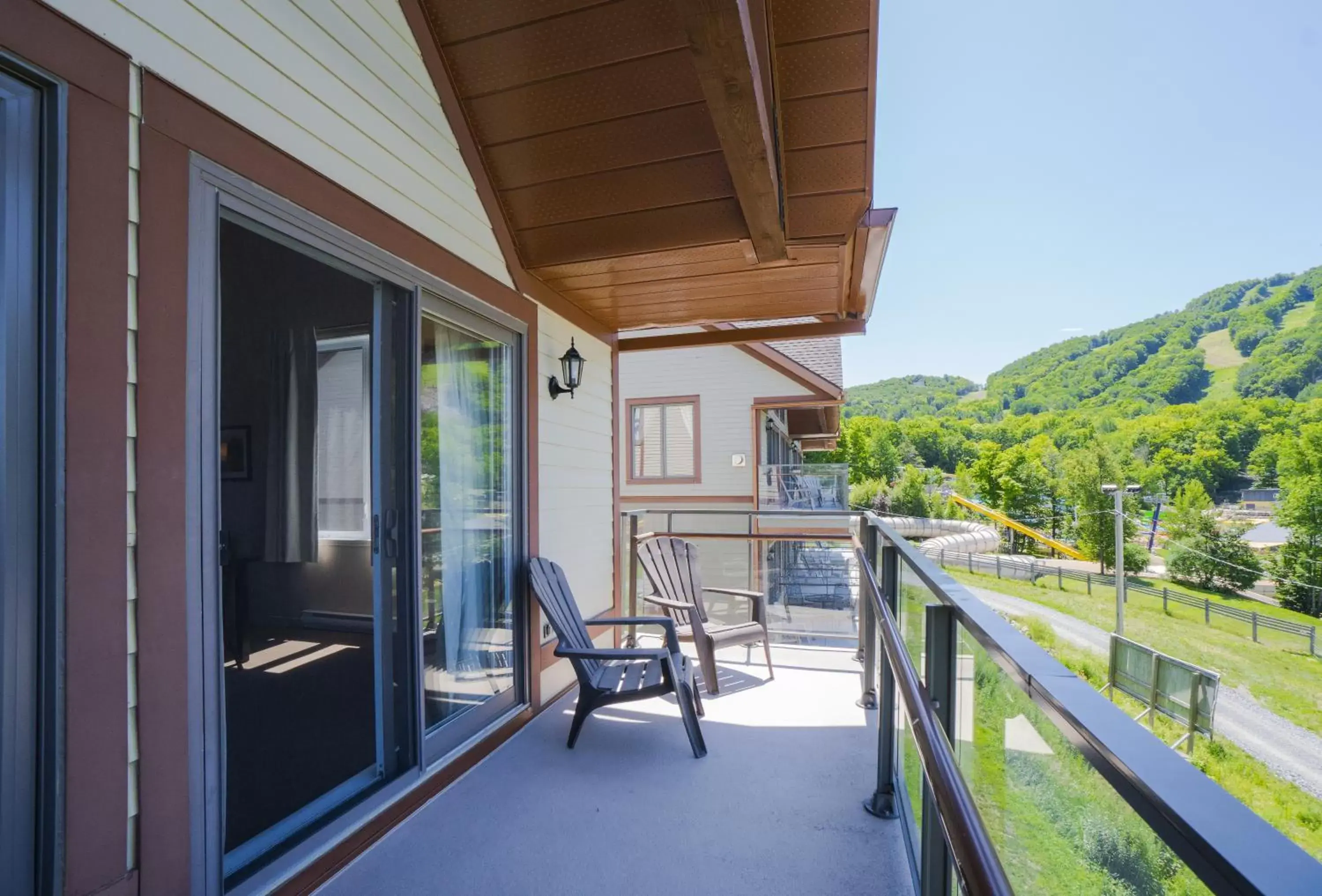 Balcony/Terrace in Condos Château-Bromont