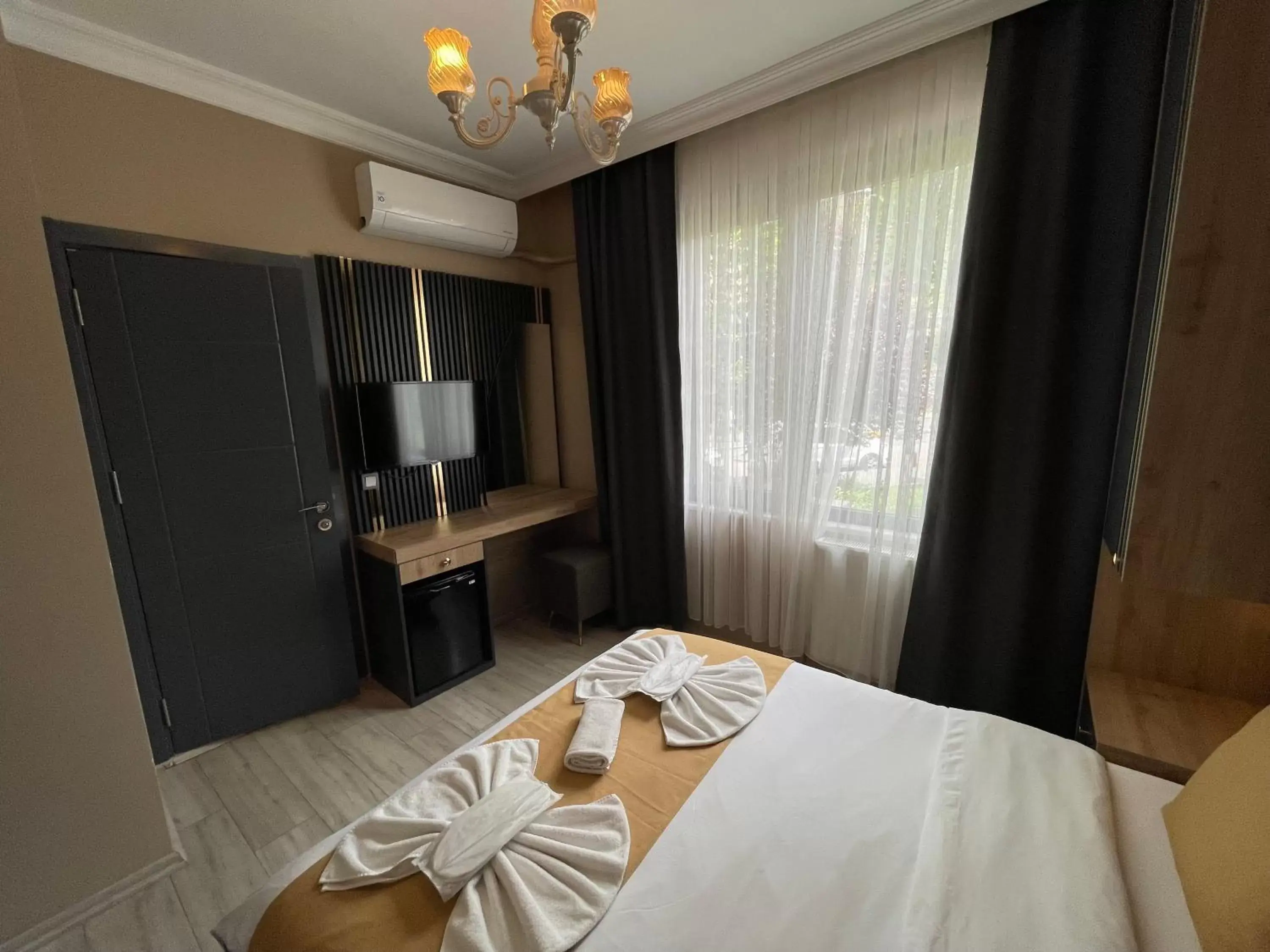 Bedroom, Bed in New Taksim Hotel