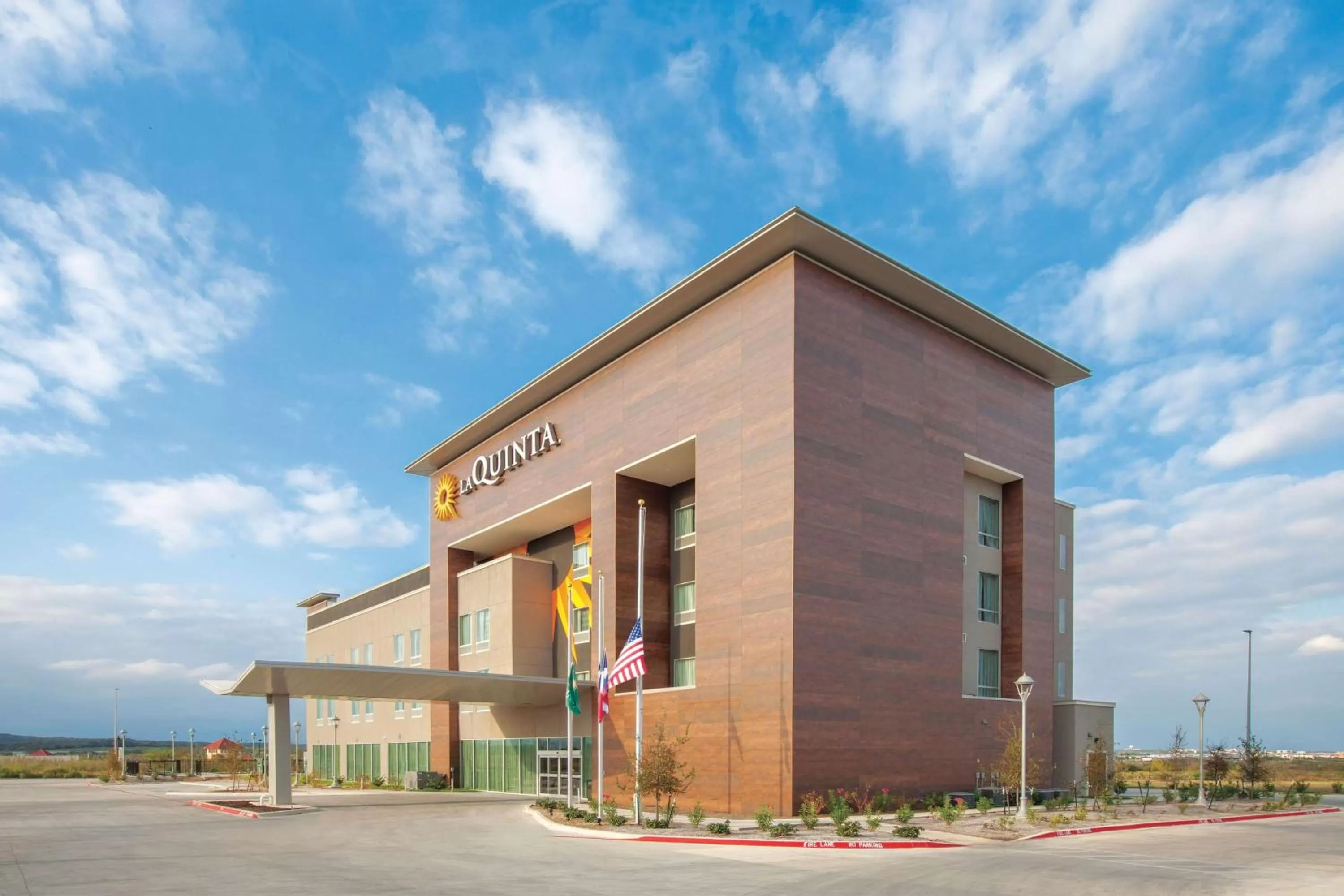 Property building in La Quinta by Wyndham San Marcos Outlet Mall