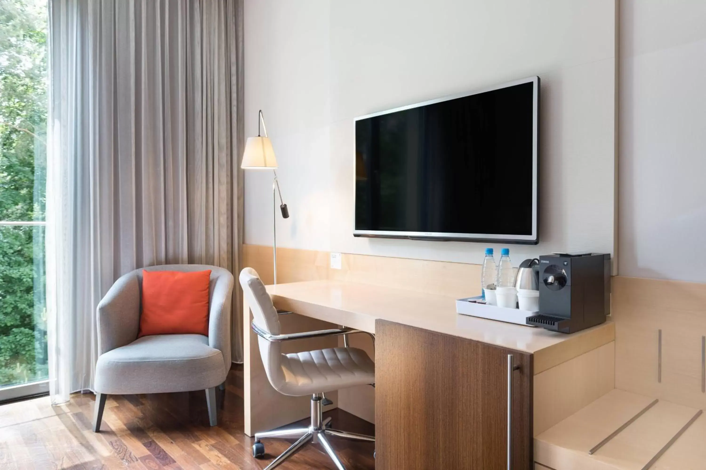 Photo of the whole room, TV/Entertainment Center in Four Points by Sheraton Ljubljana Mons