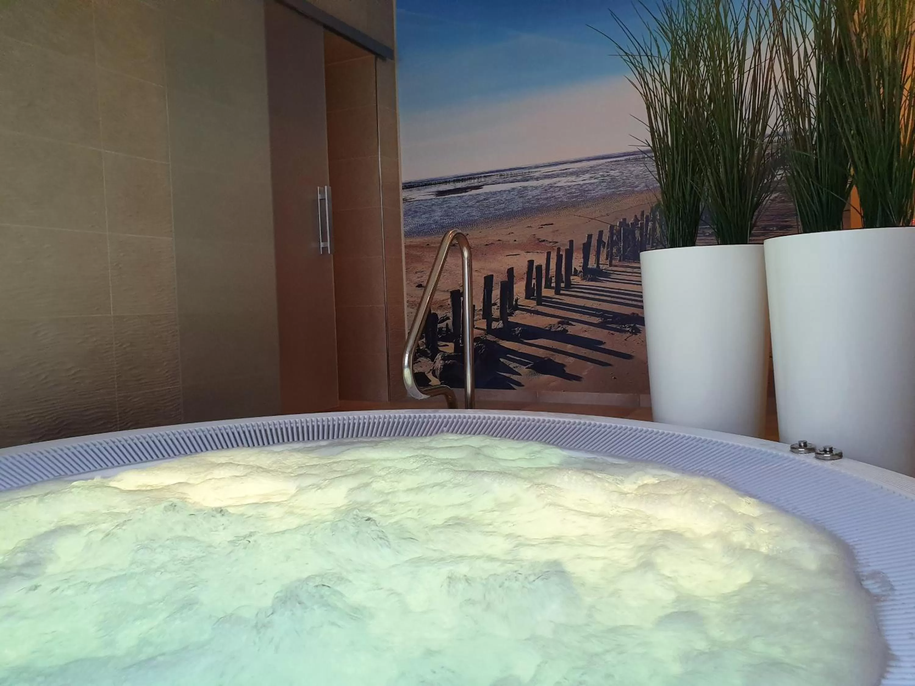 Hot Tub in Hotel Friesische Wehde