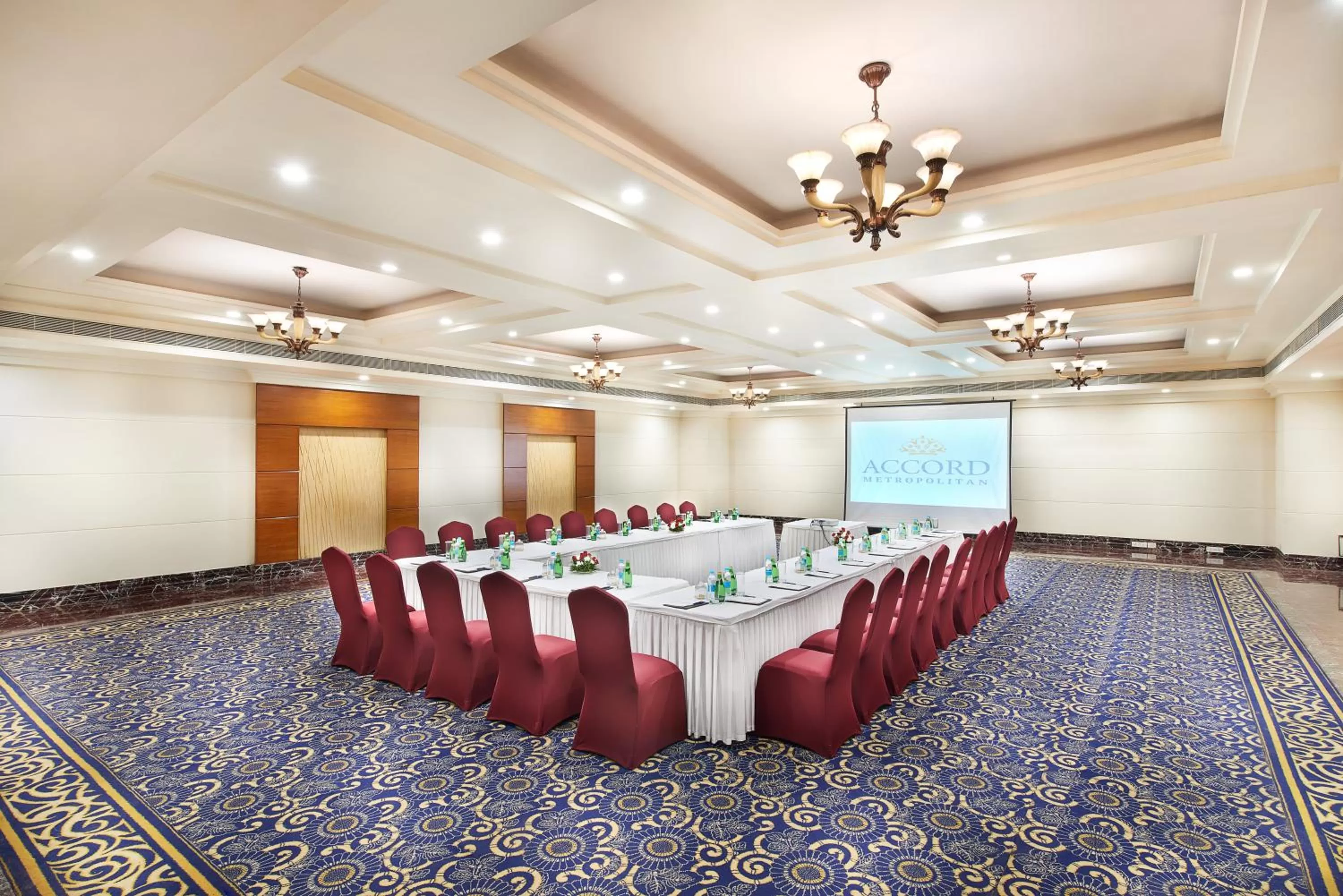 Restaurant/places to eat in The Accord Metropolitan