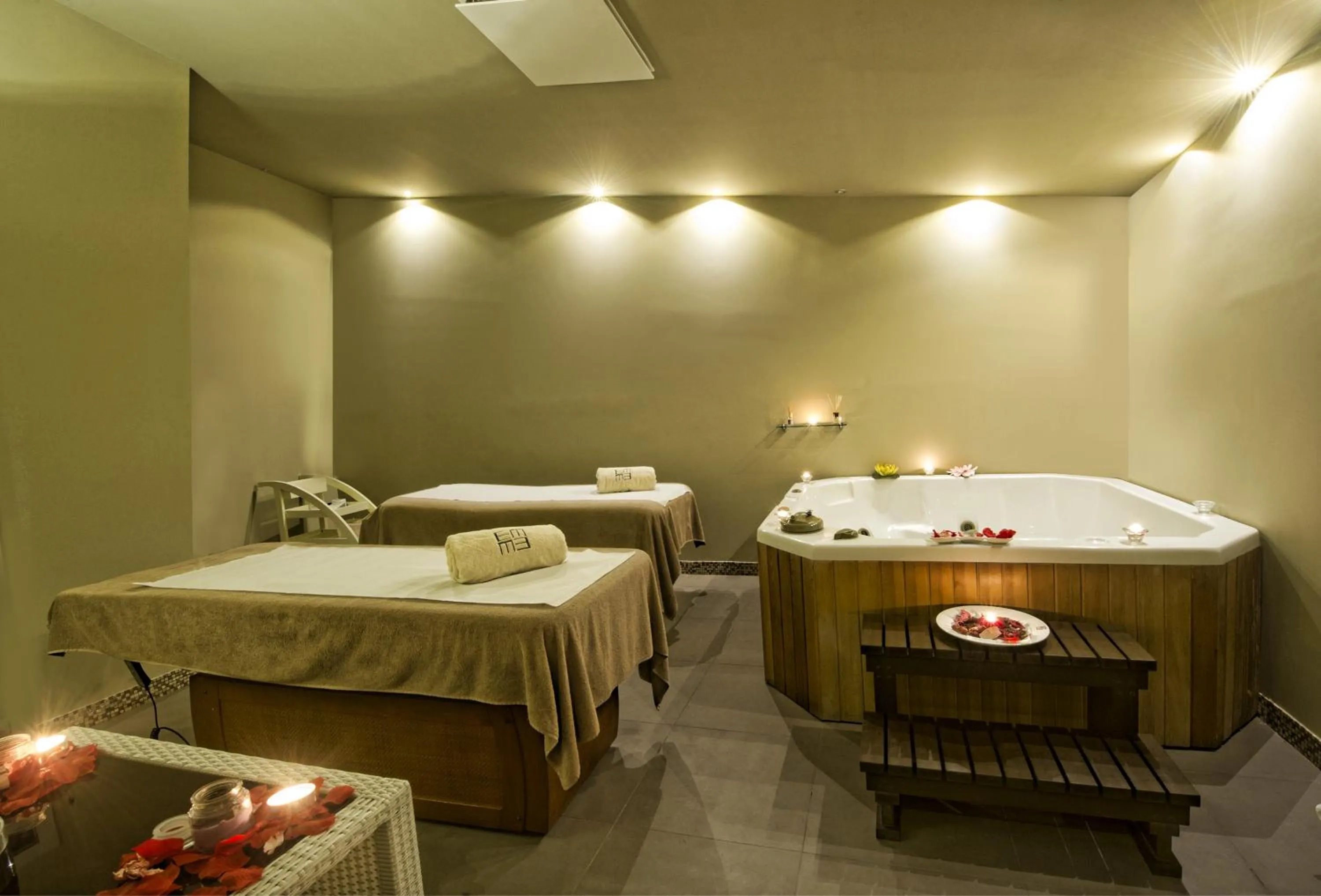 Spa and wellness centre/facilities, Bed in Main Palace Hotel