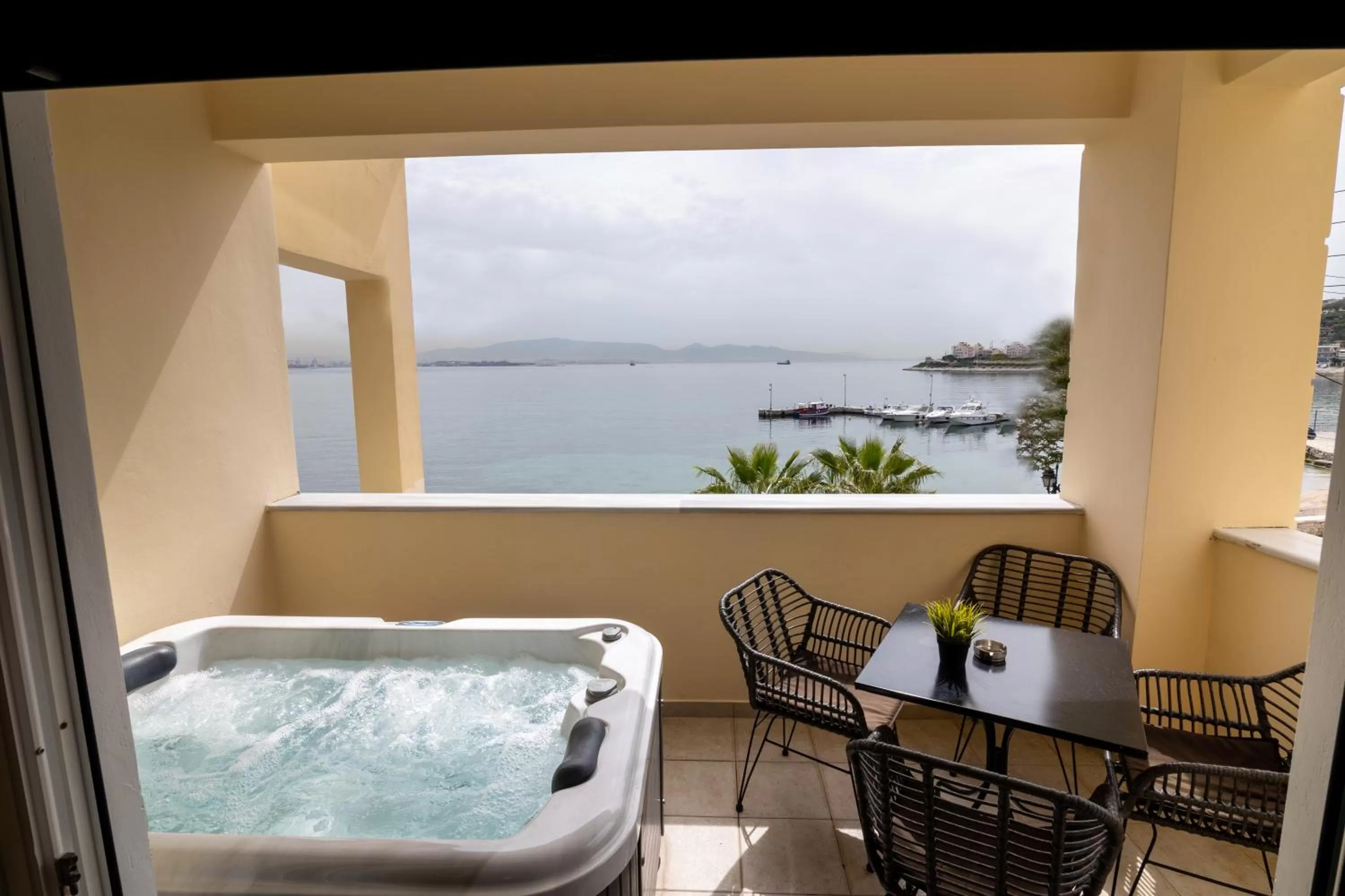 Votsalakia Hotel & Luxury Apartments