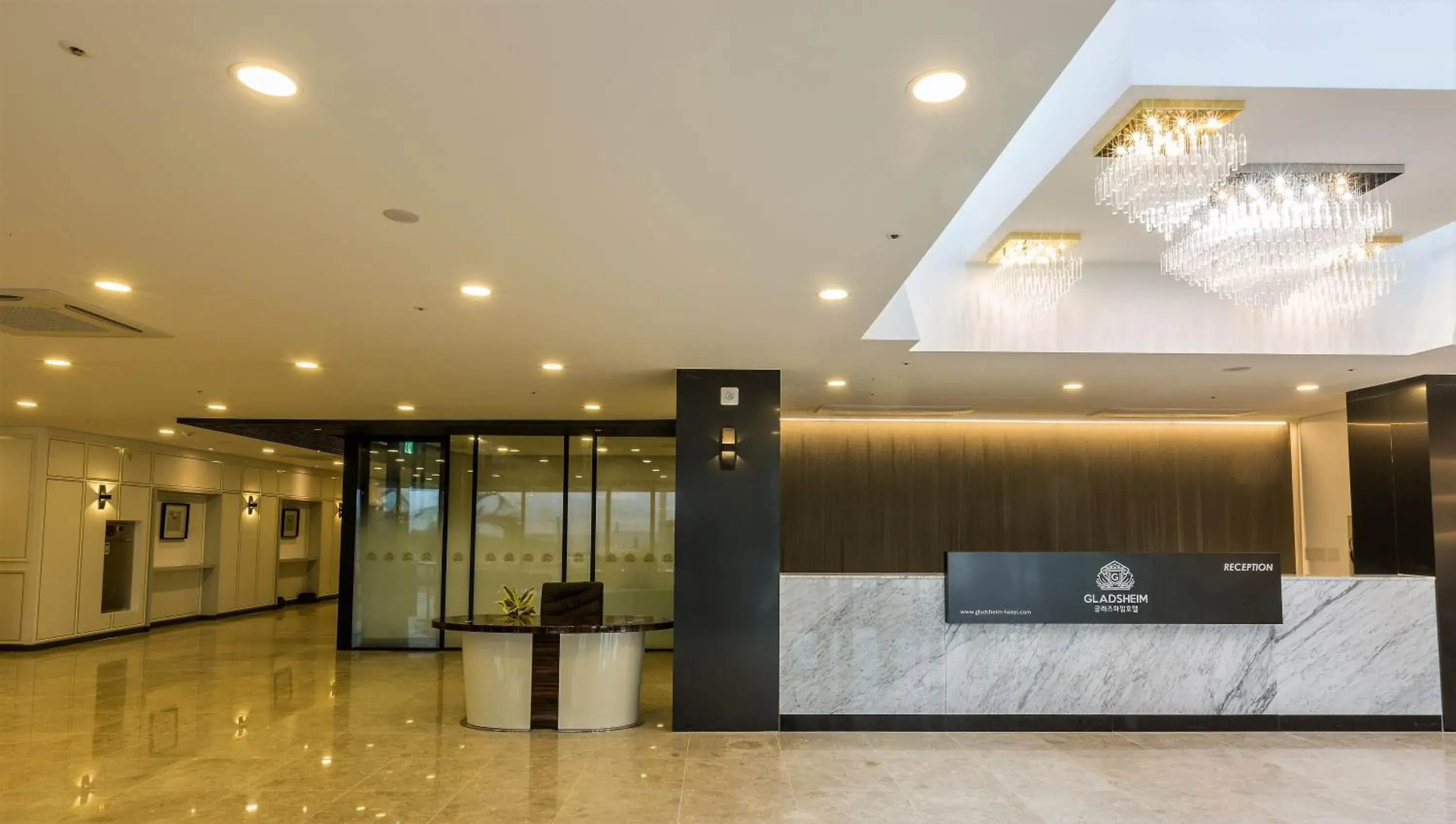 Lobby or reception, Lobby/Reception in GLADSHEIM HOTEL