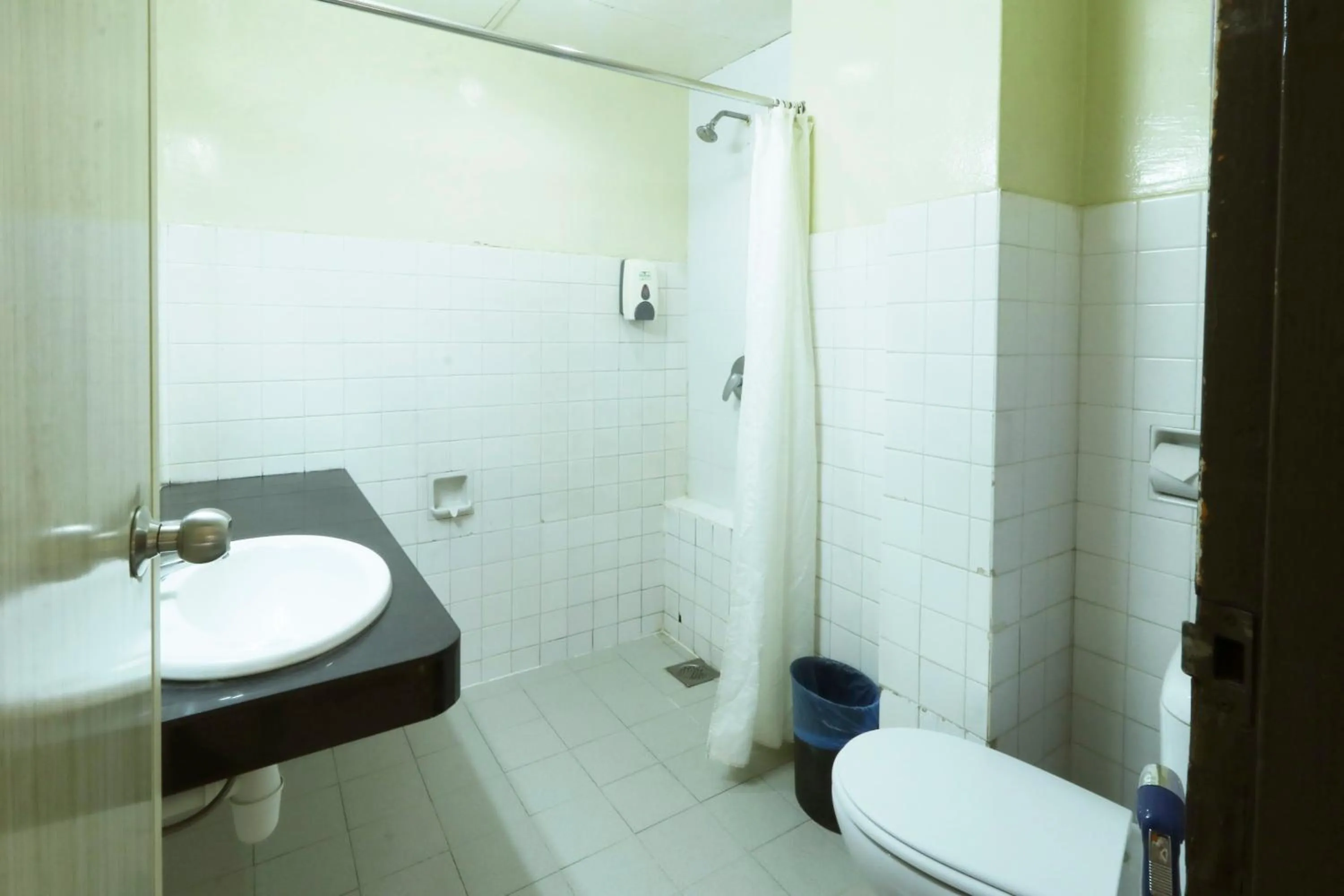 Bathroom in Nan Yeang Hotel Petaling Street