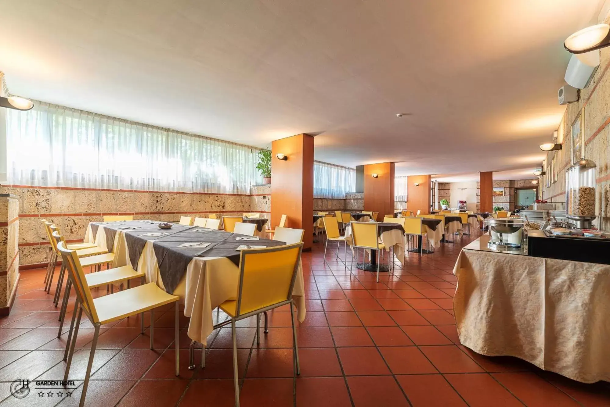 Area and facilities, Restaurant/Places to Eat in Hotel Garden Terni