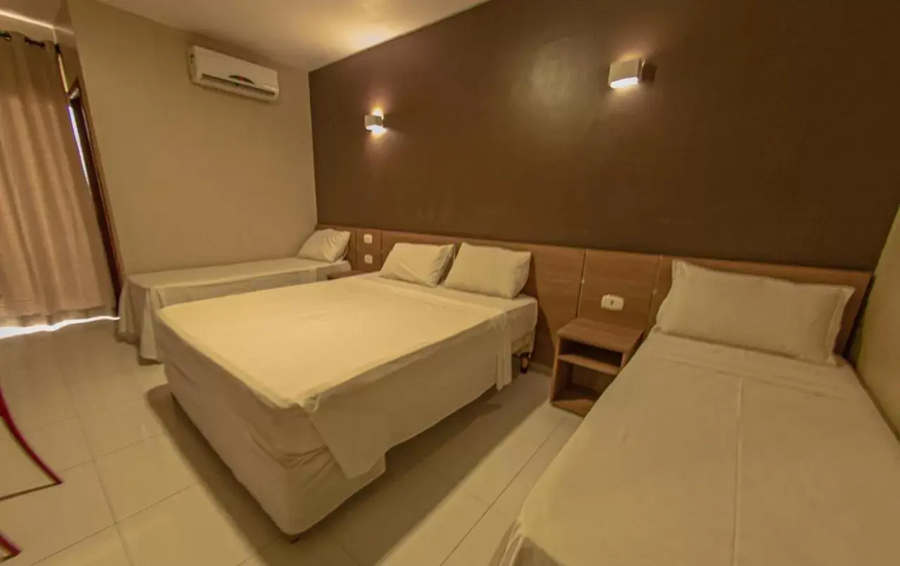 Bedroom, Bed in Safira Praia Hotel