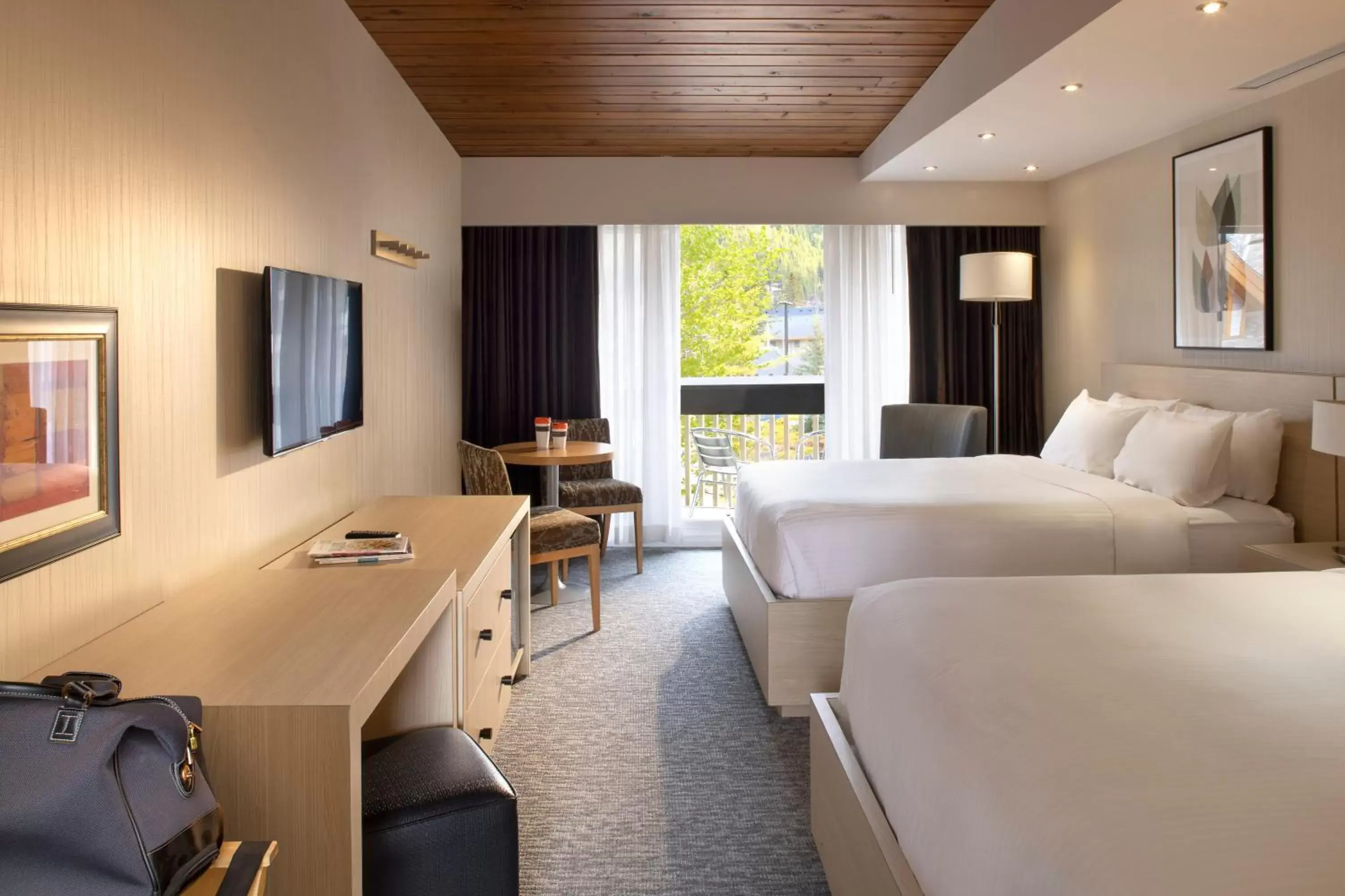 Premium Queen Room with Two Queen beds with Bath in Banff Aspen Lodge Premium Queen Room with Two Queen beds with Bath in Banff Aspen Lodge