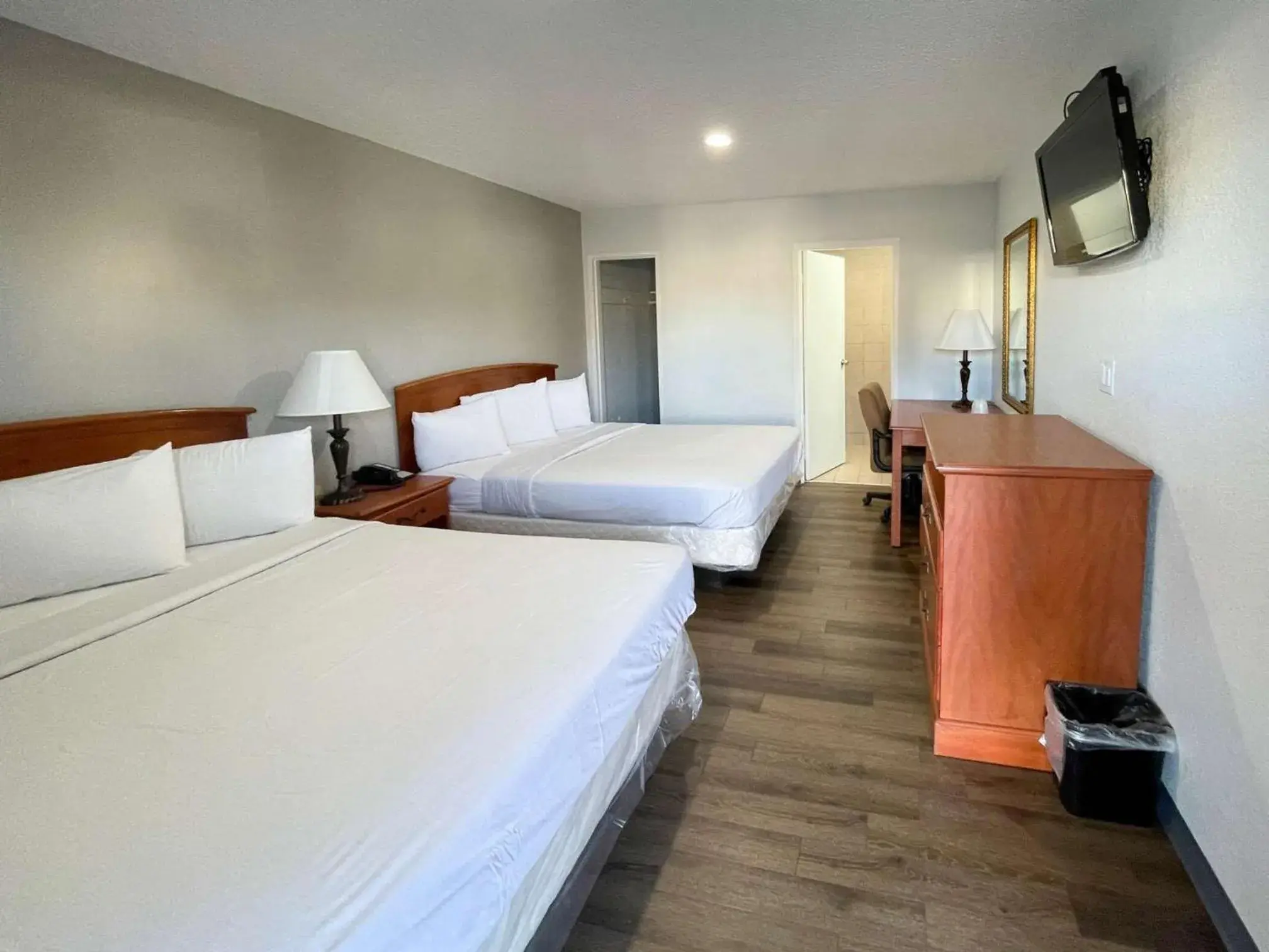 Bedroom, Bed in Motel 6 Richmond CA Civic Center