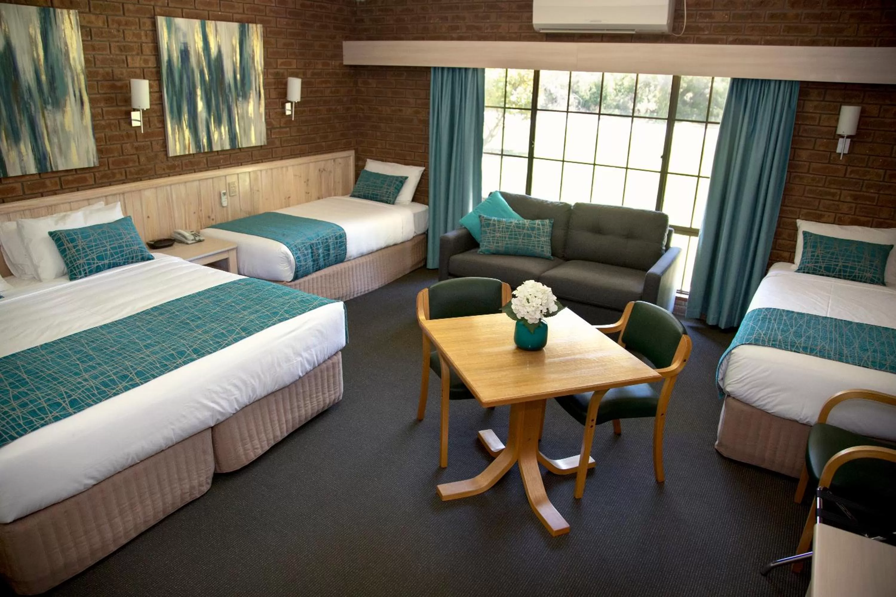 Bedroom, Bed in Howlong Golf Resort