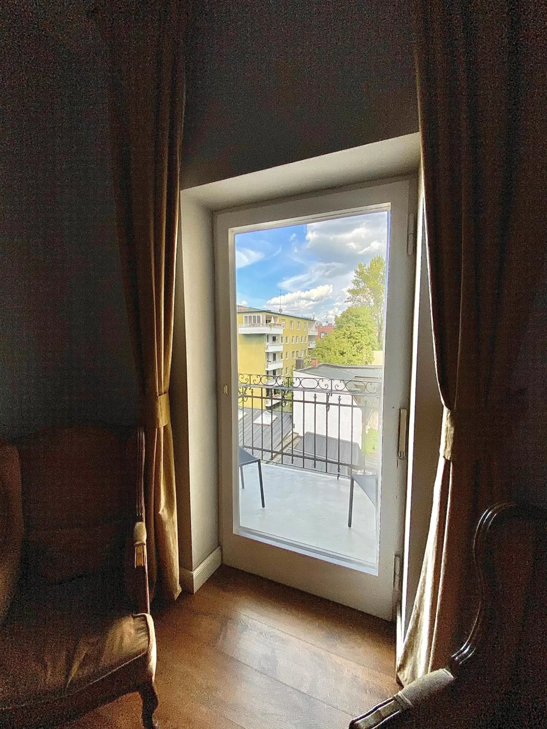 Inner courtyard view, Balcony/Terrace in Das Nikolai Hotel