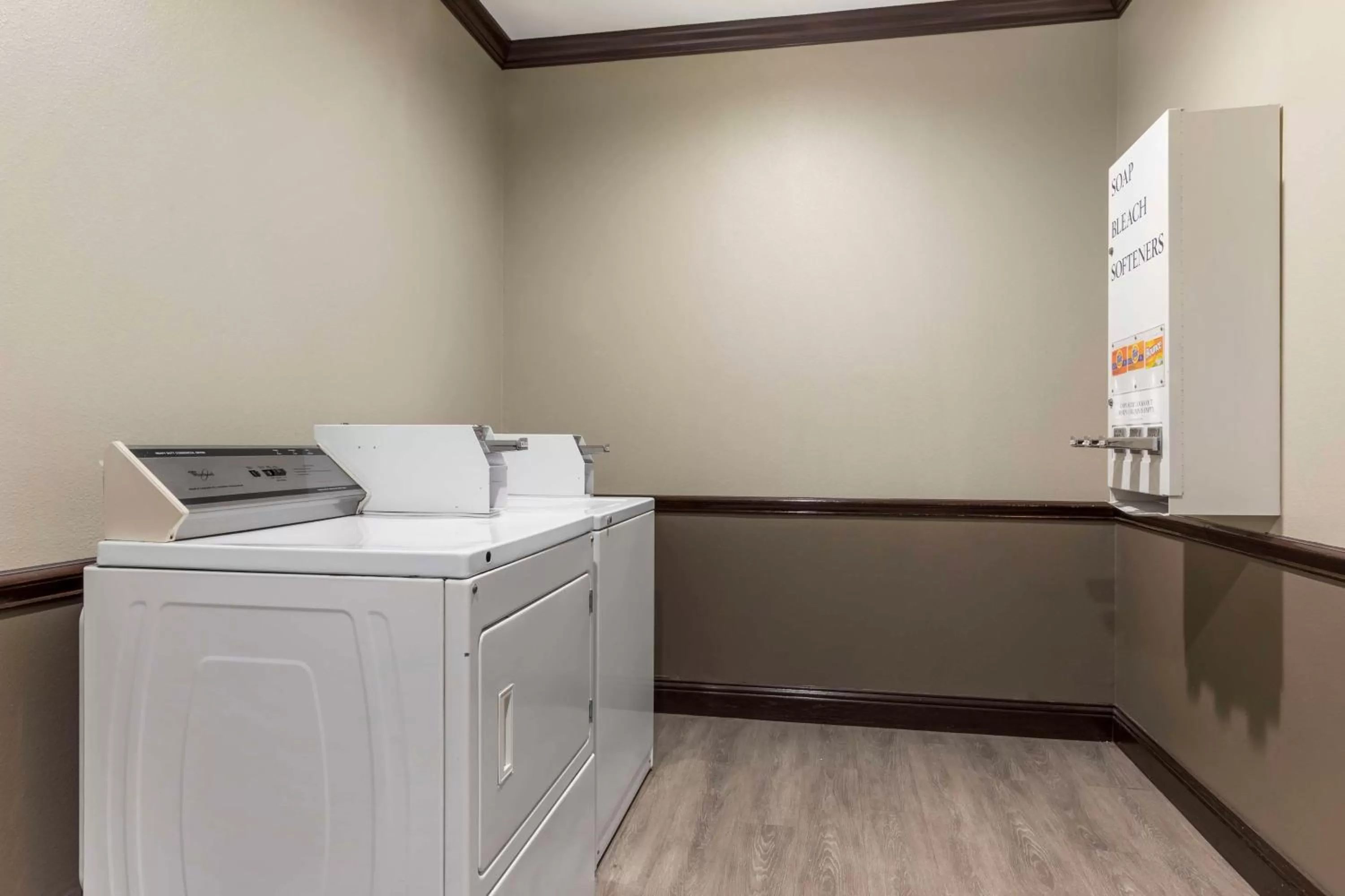 laundry in Best Western Plus Duncanville Dallas