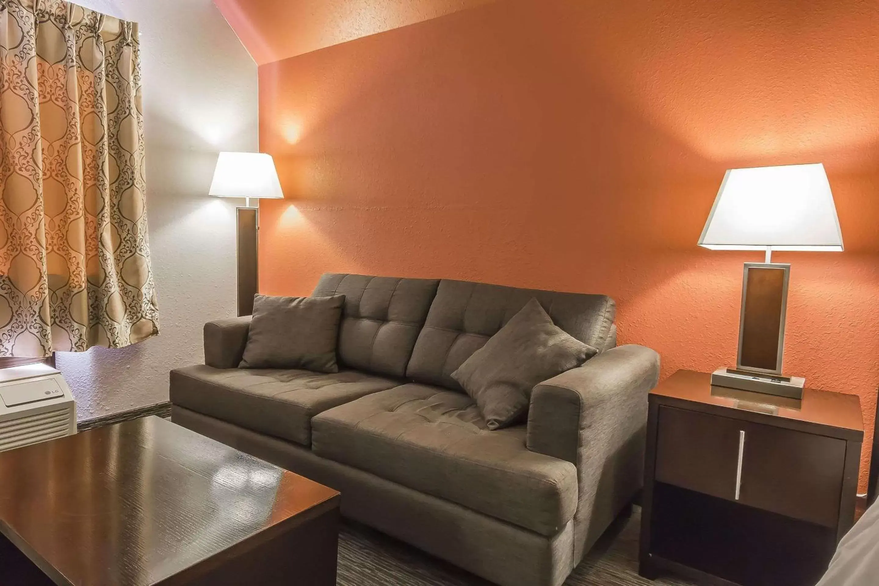 Photo of the whole room, Seating Area in Comfort Inn & Suites Yorkton
