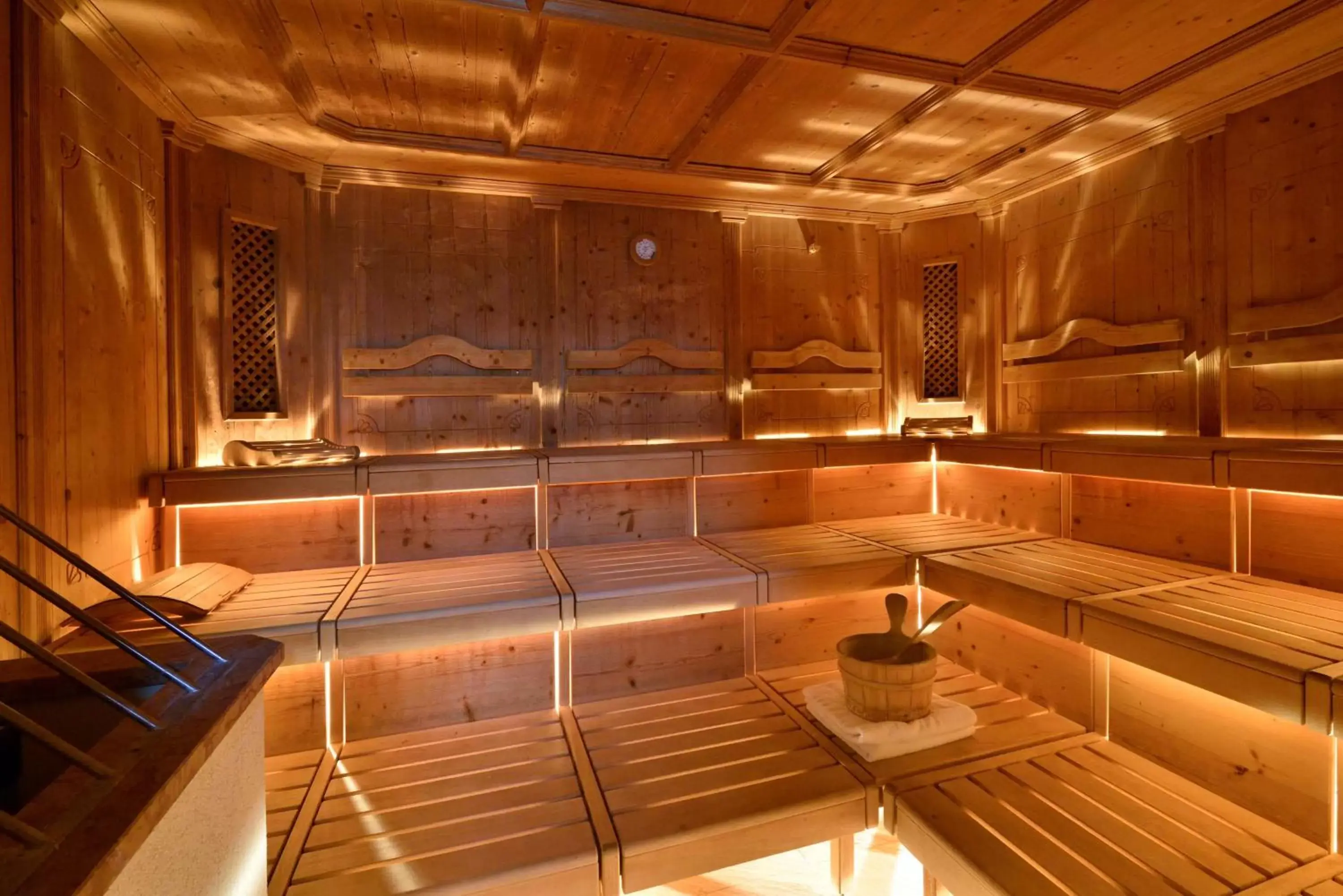 Sauna, Swimming Pool in Best Western Plus Parkhotel Maximilian Ottobeuren