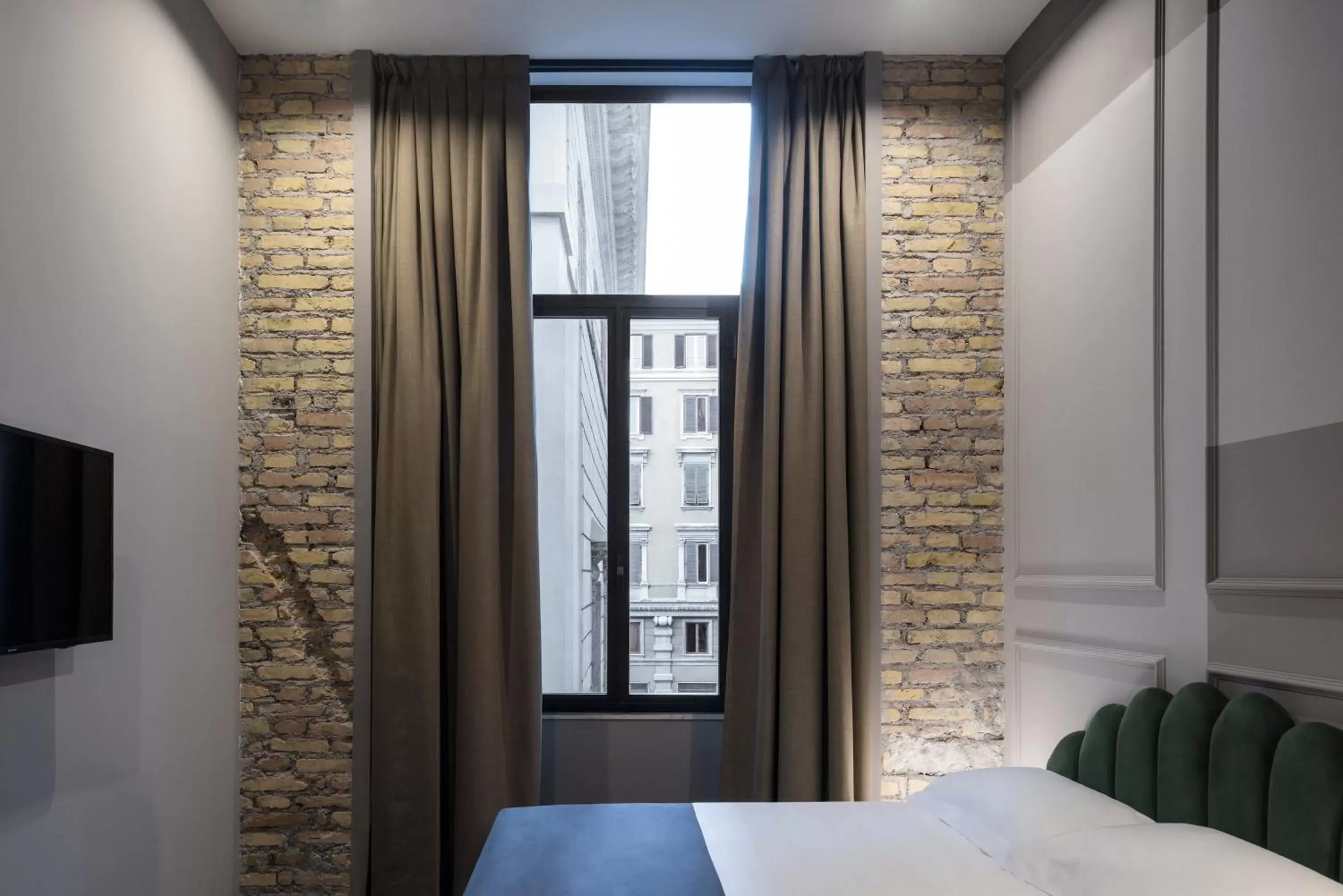 Bed in Chapter Roma Bed in Chapter Roma