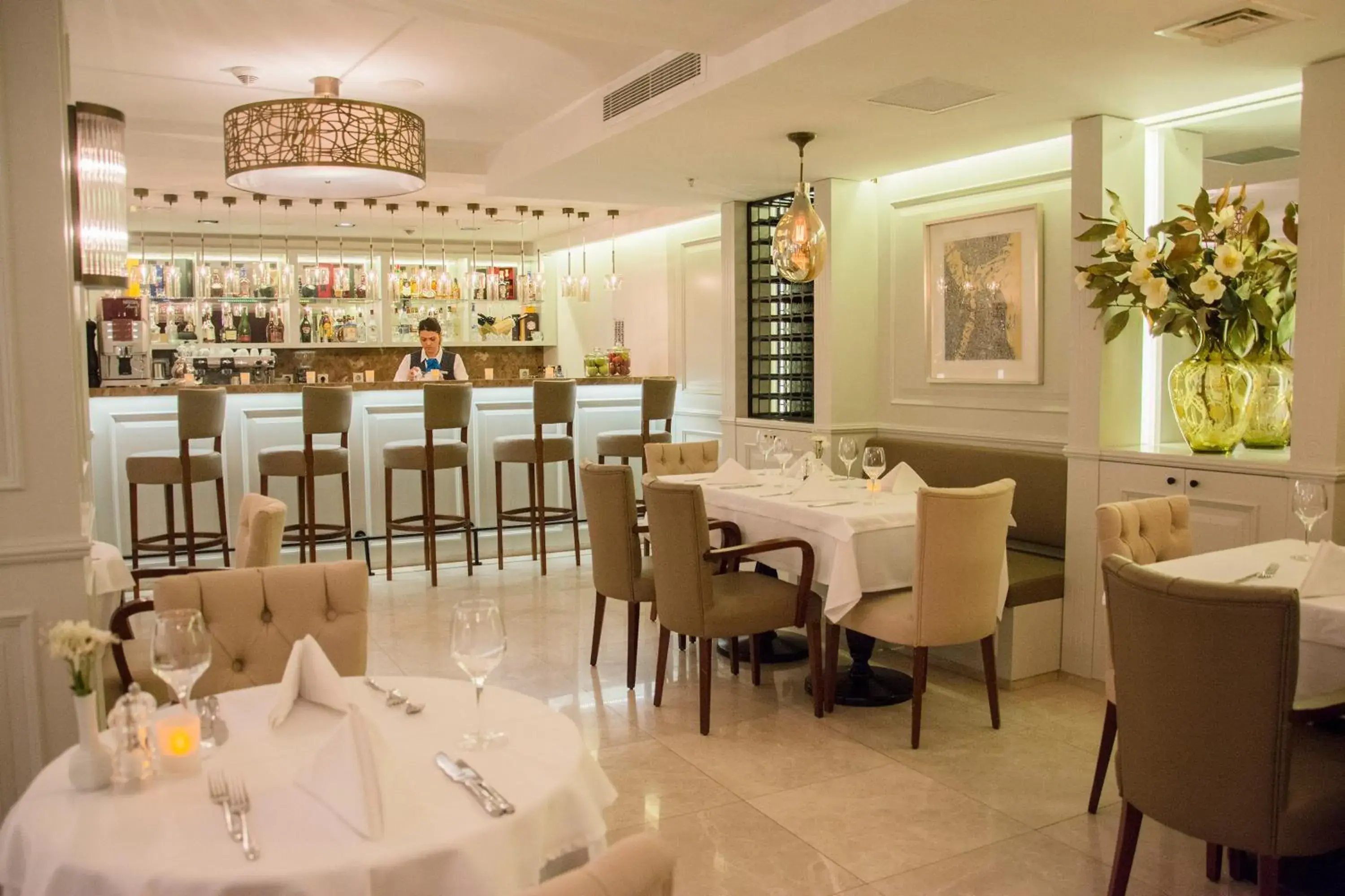 Decorative detail, Restaurant/Places to Eat in Renata Suites Boutique Hotel