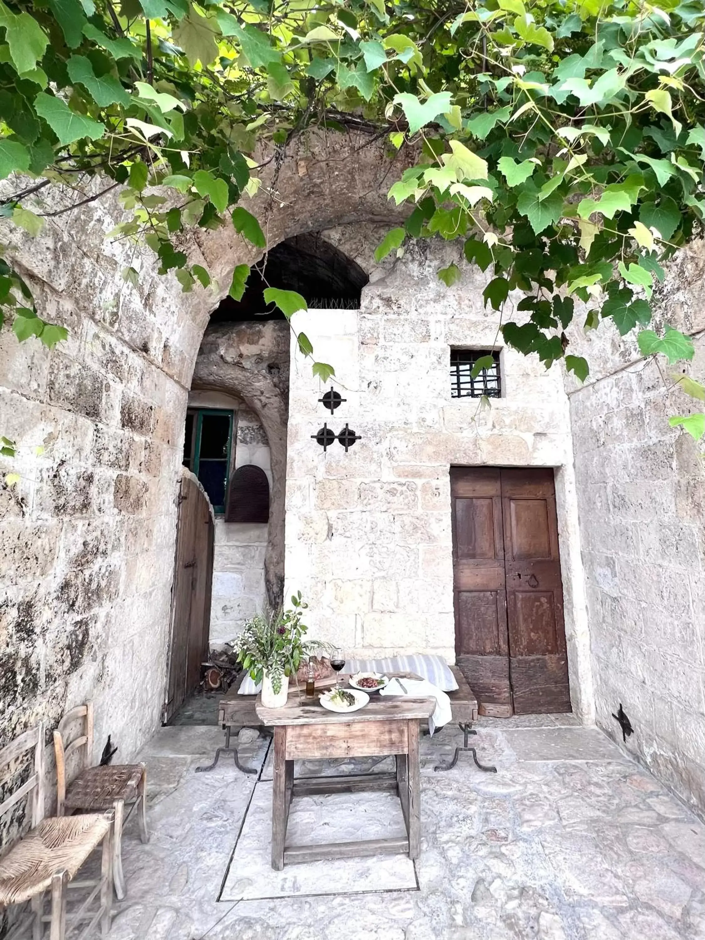 Food and drinks, BBQ Facilities in Sextantio Le Grotte Della Civita