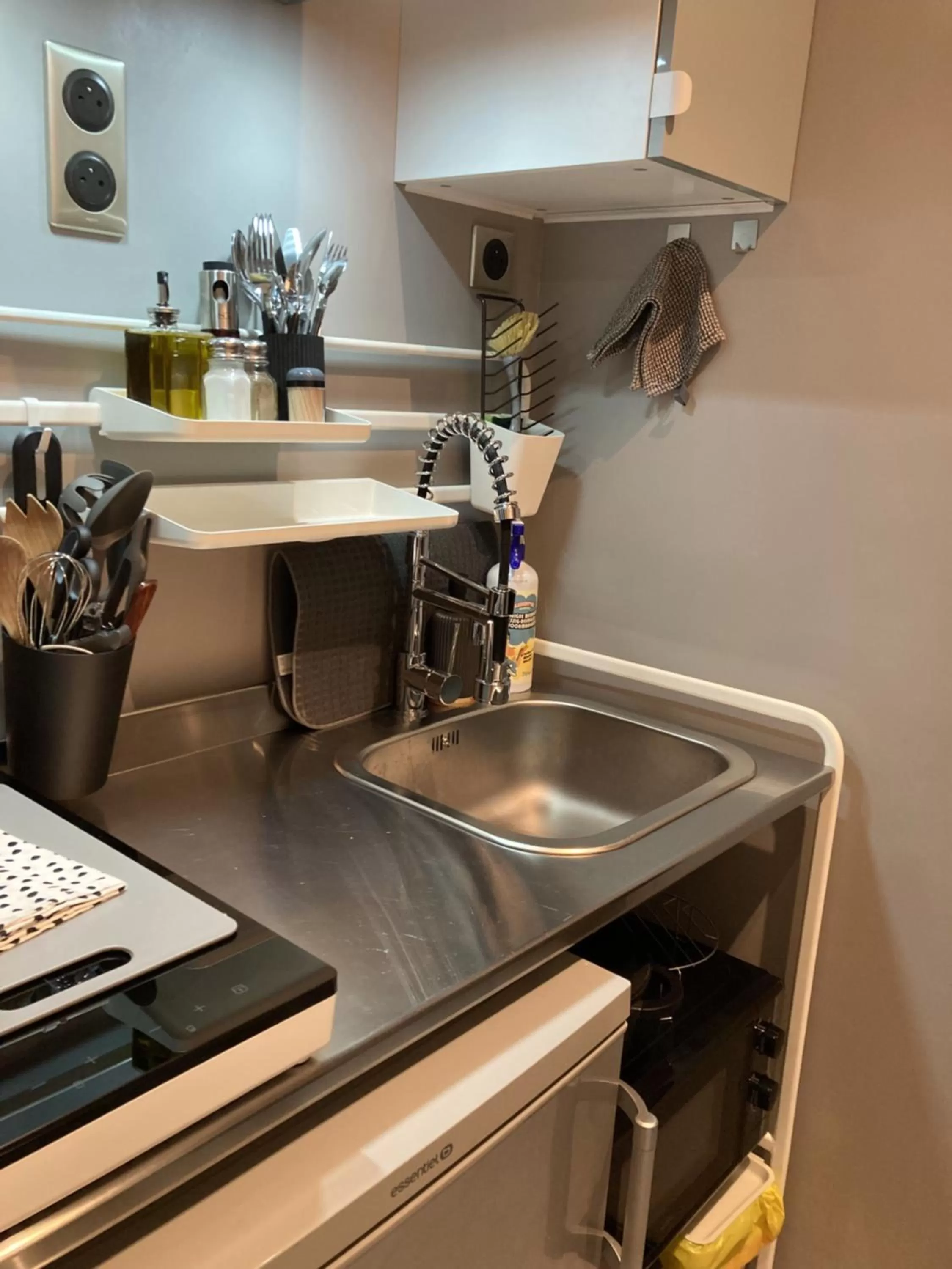 Kitchen or kitchenette in AUX 4 LOGIS - Studio Le Roof - Une vue splendide - Petit déjeuner offert 1ère nuit