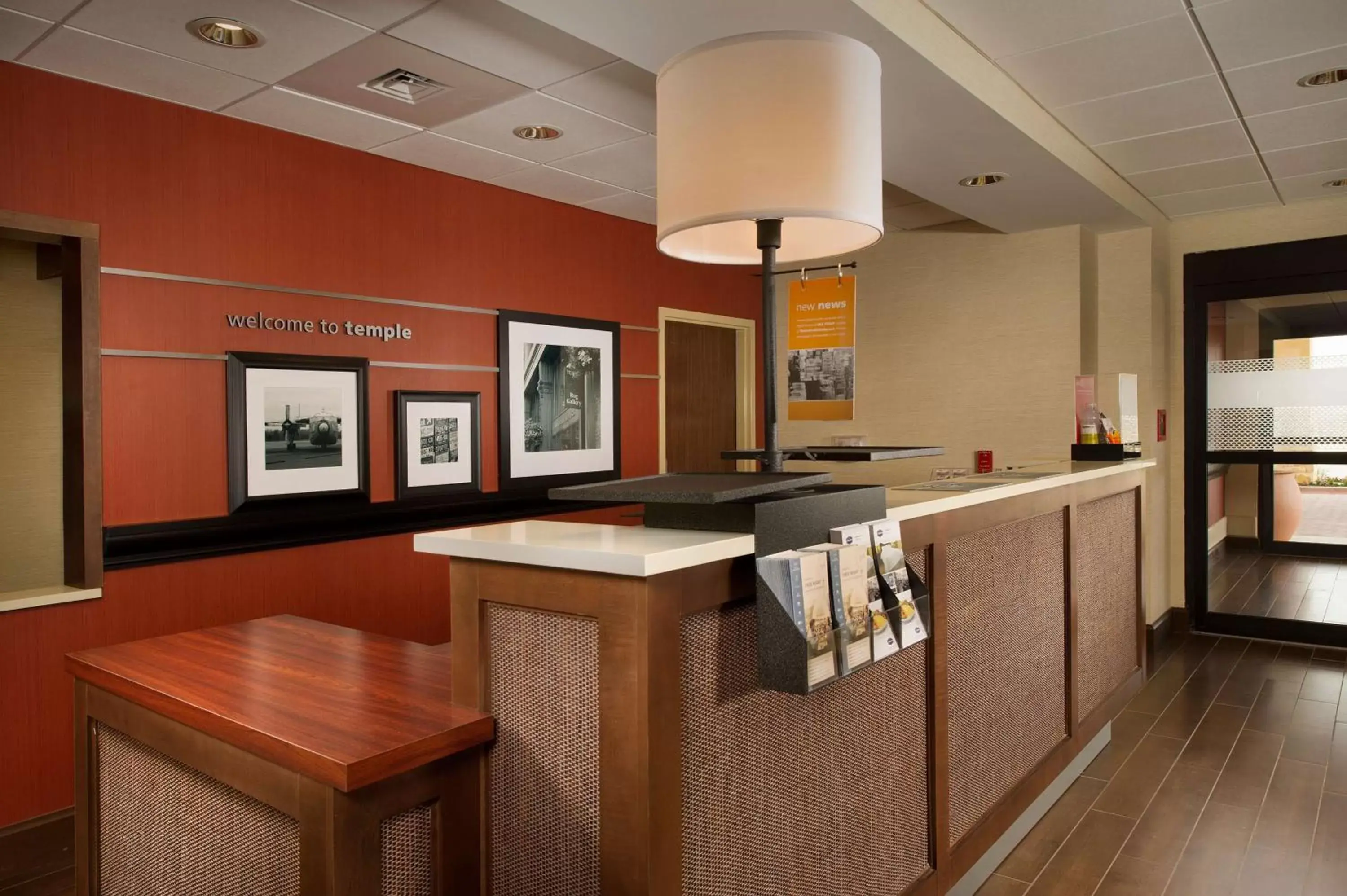 Lobby or reception, Lounge/Bar in Hampton Inn Temple