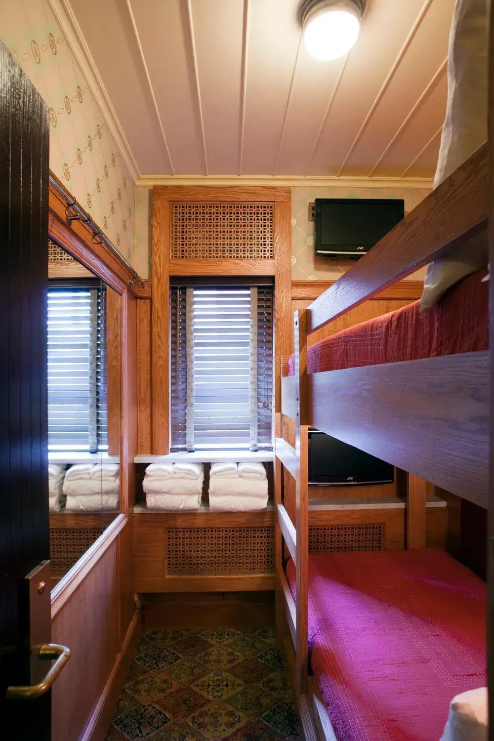 Bunk Bed in The Jane Hotel