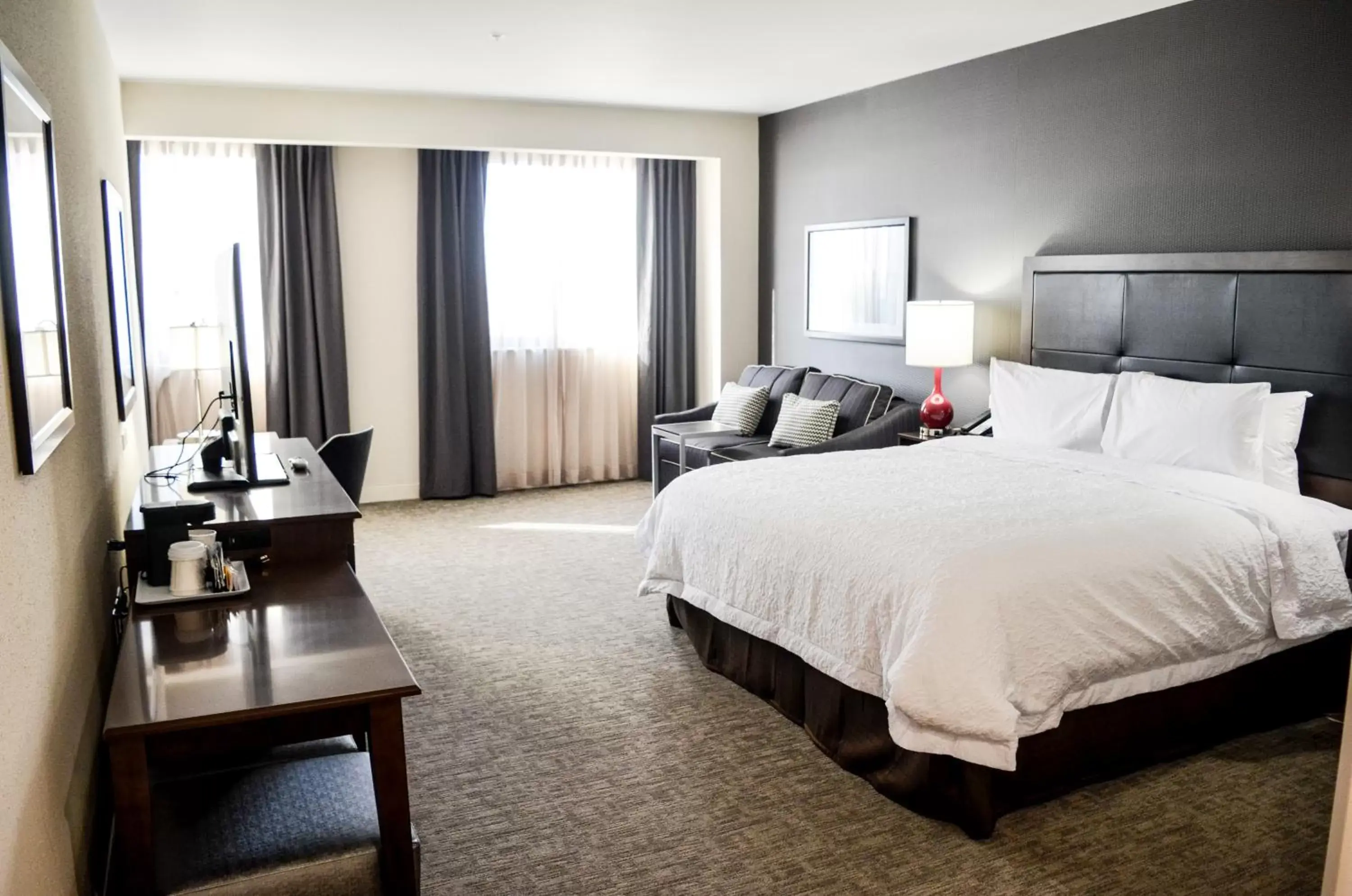 Bedroom, Bed in Hampton Inn & Suites - Richmond - Downtown, VA