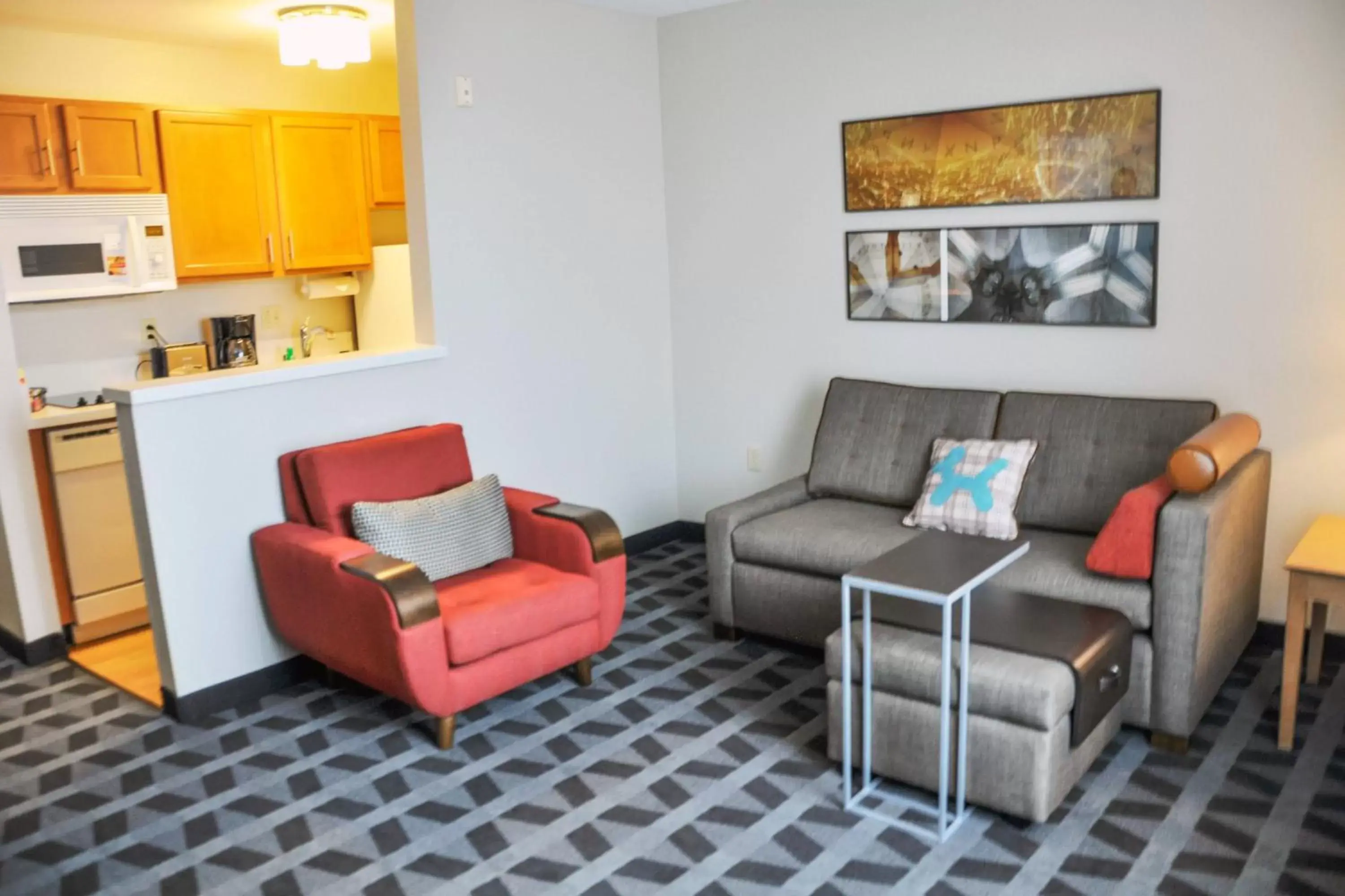 Living room, Seating Area in TownePlace Suites by Marriott Albuquerque Airport