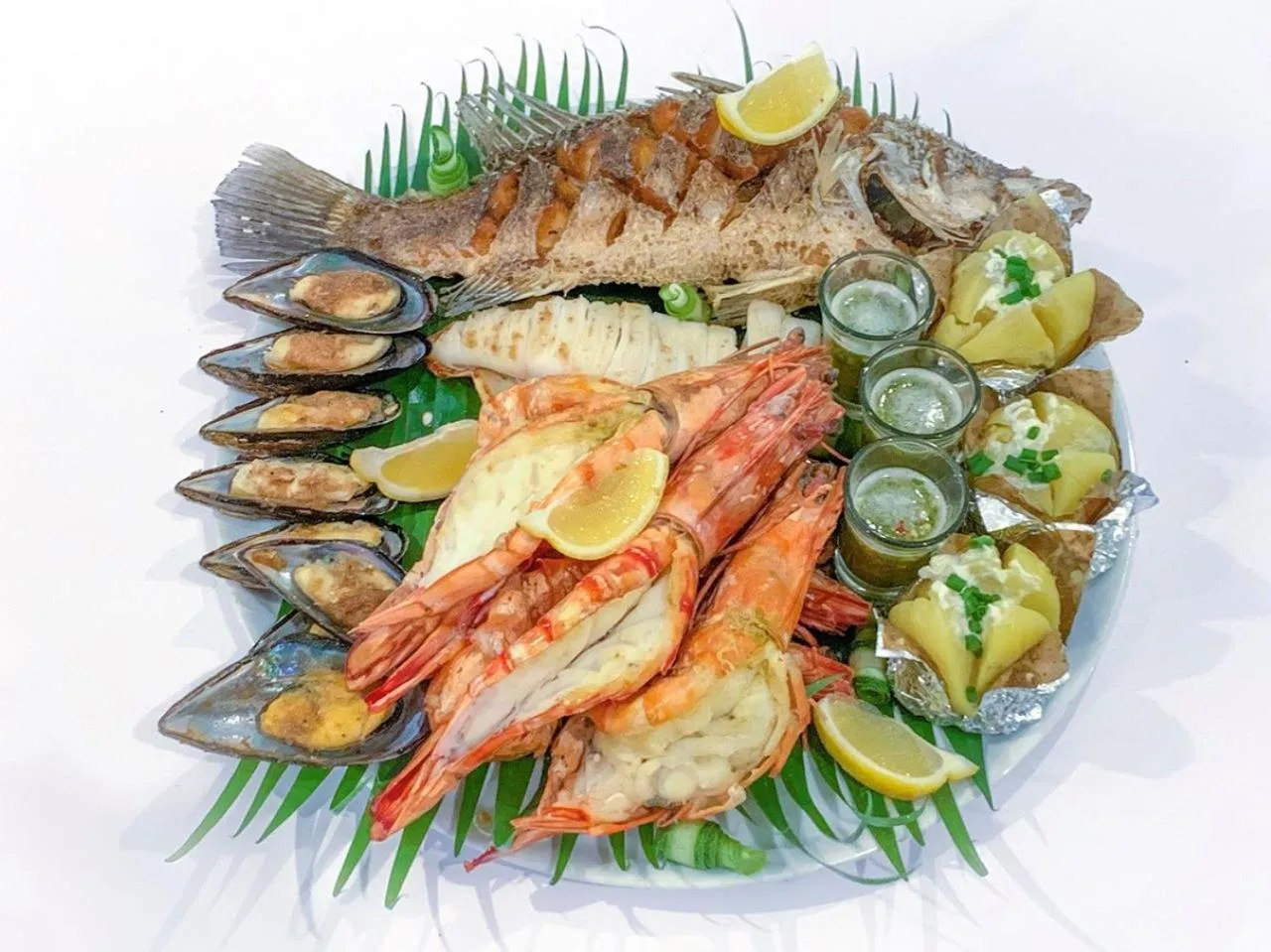 Food and drinks in Sand Sea Beach Resort