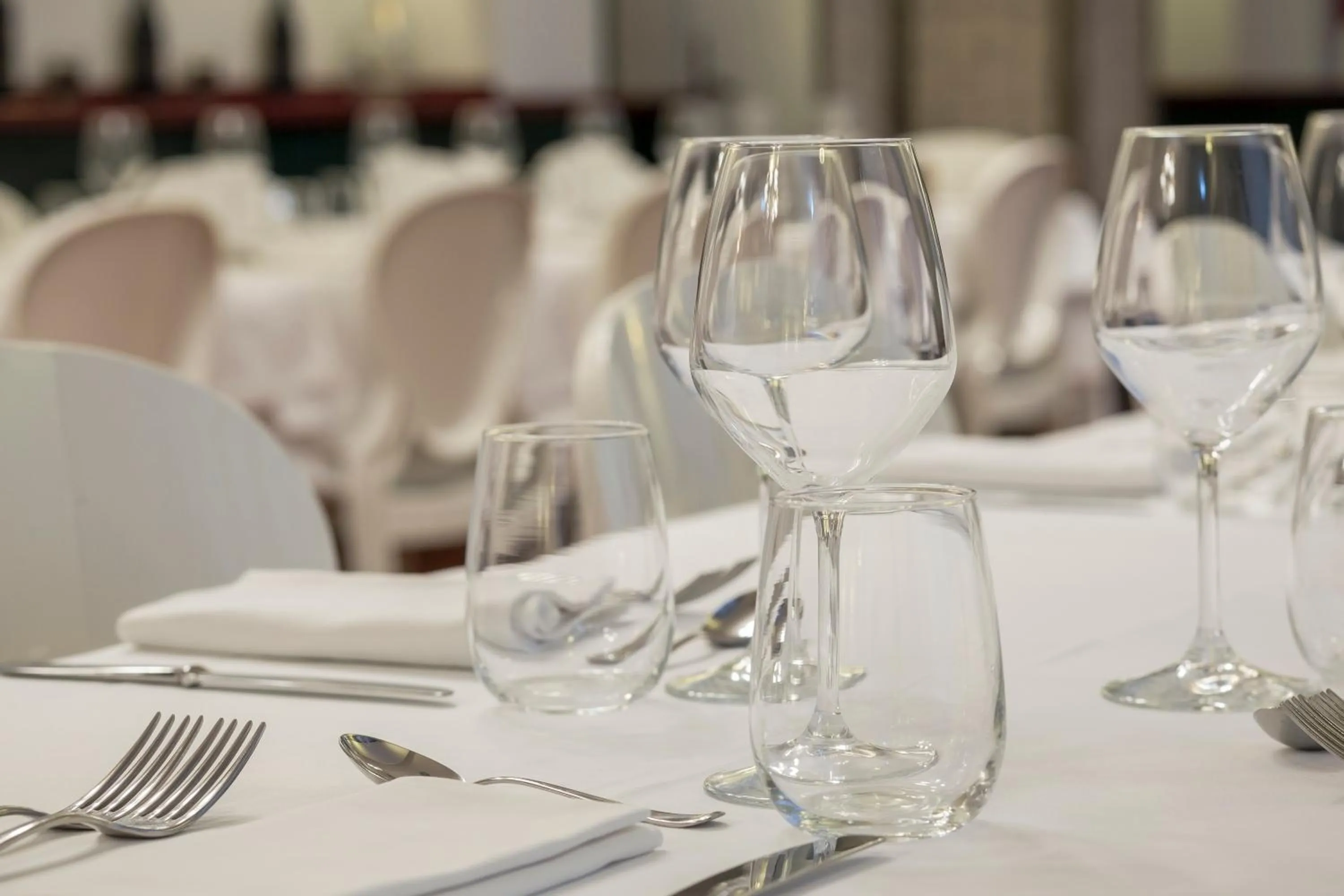 Restaurant/places to eat in Hotel Montreal