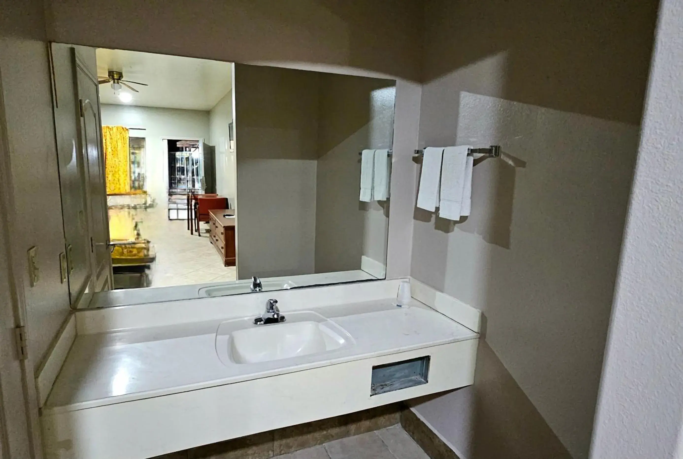 Bathroom in Texas Inn and Suites RGV