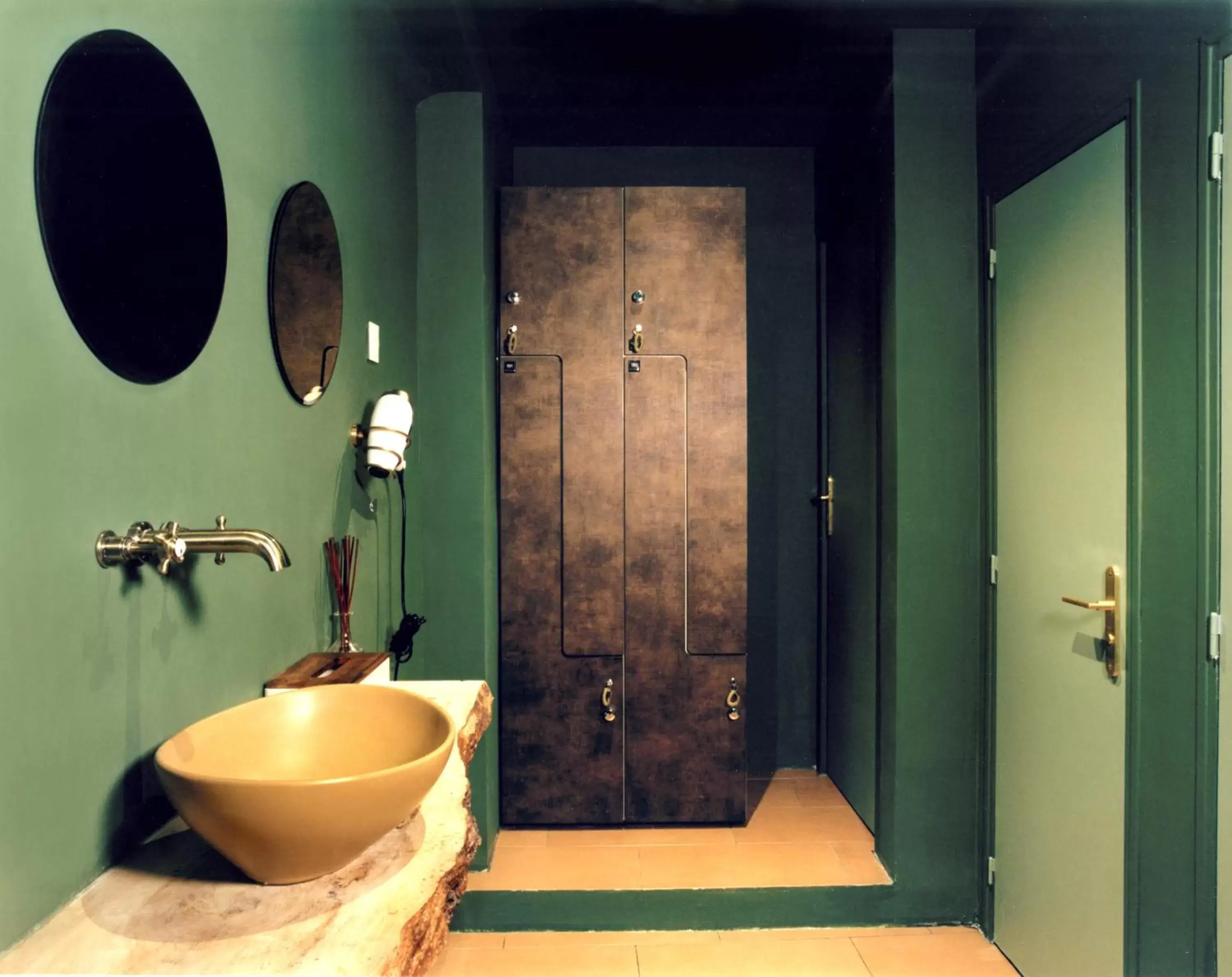 Steam room, Bathroom in Hôtel La Nouvelle République & Hammam