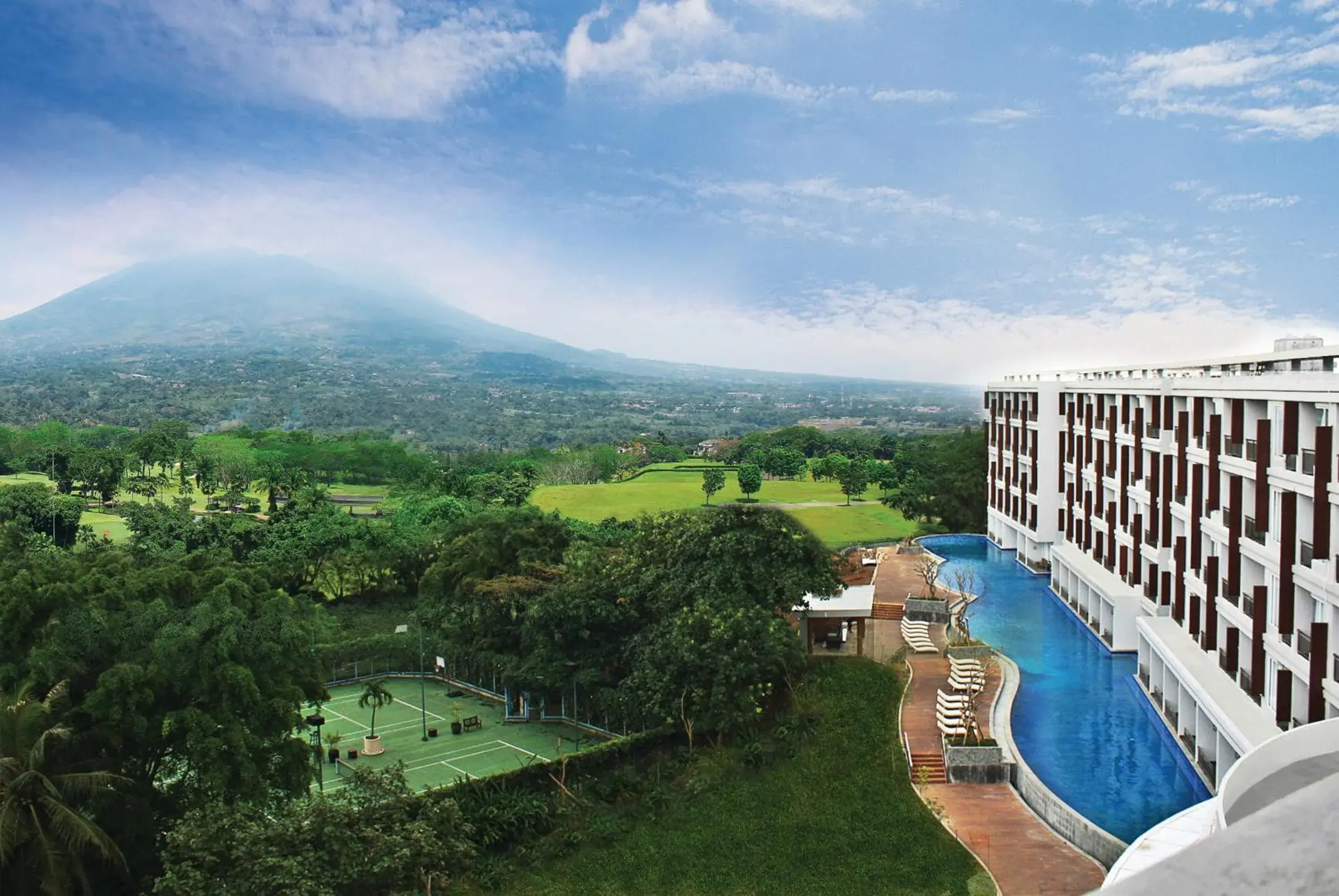Facade/entrance, Pool View in R Hotel Rancamaya
