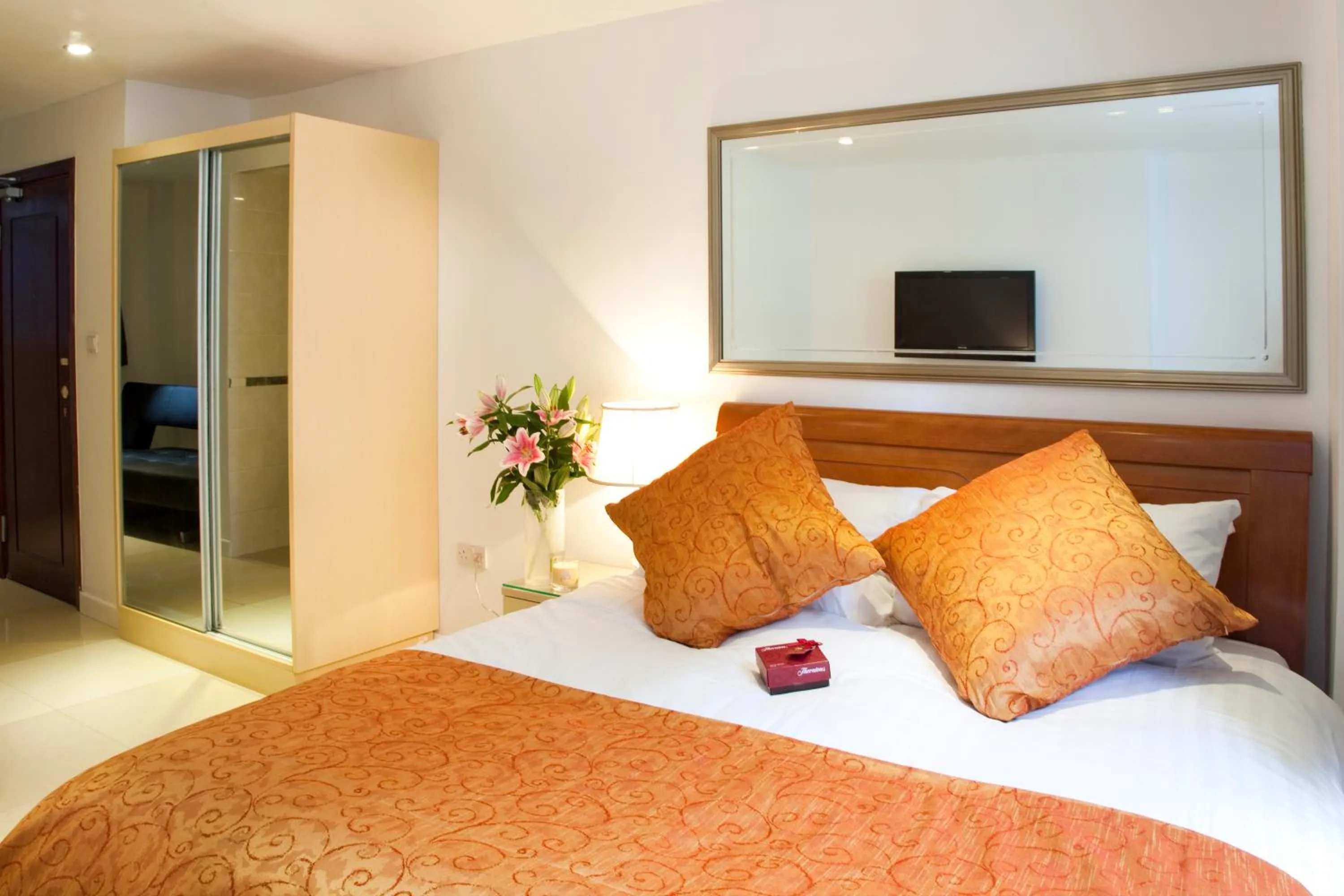 Bed in City Inn Russell Square