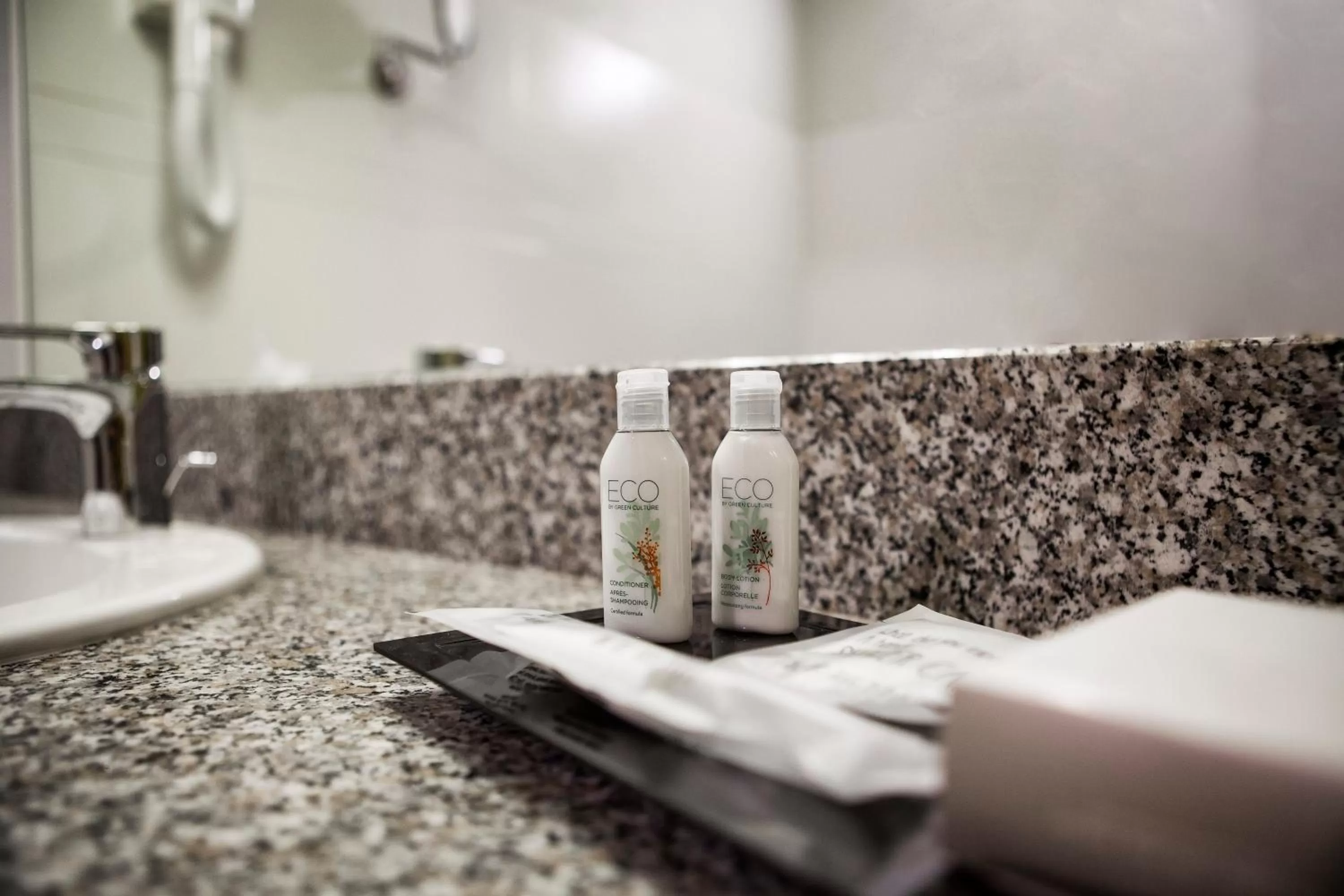 Bathroom in Hotel Arawak Beach Resort