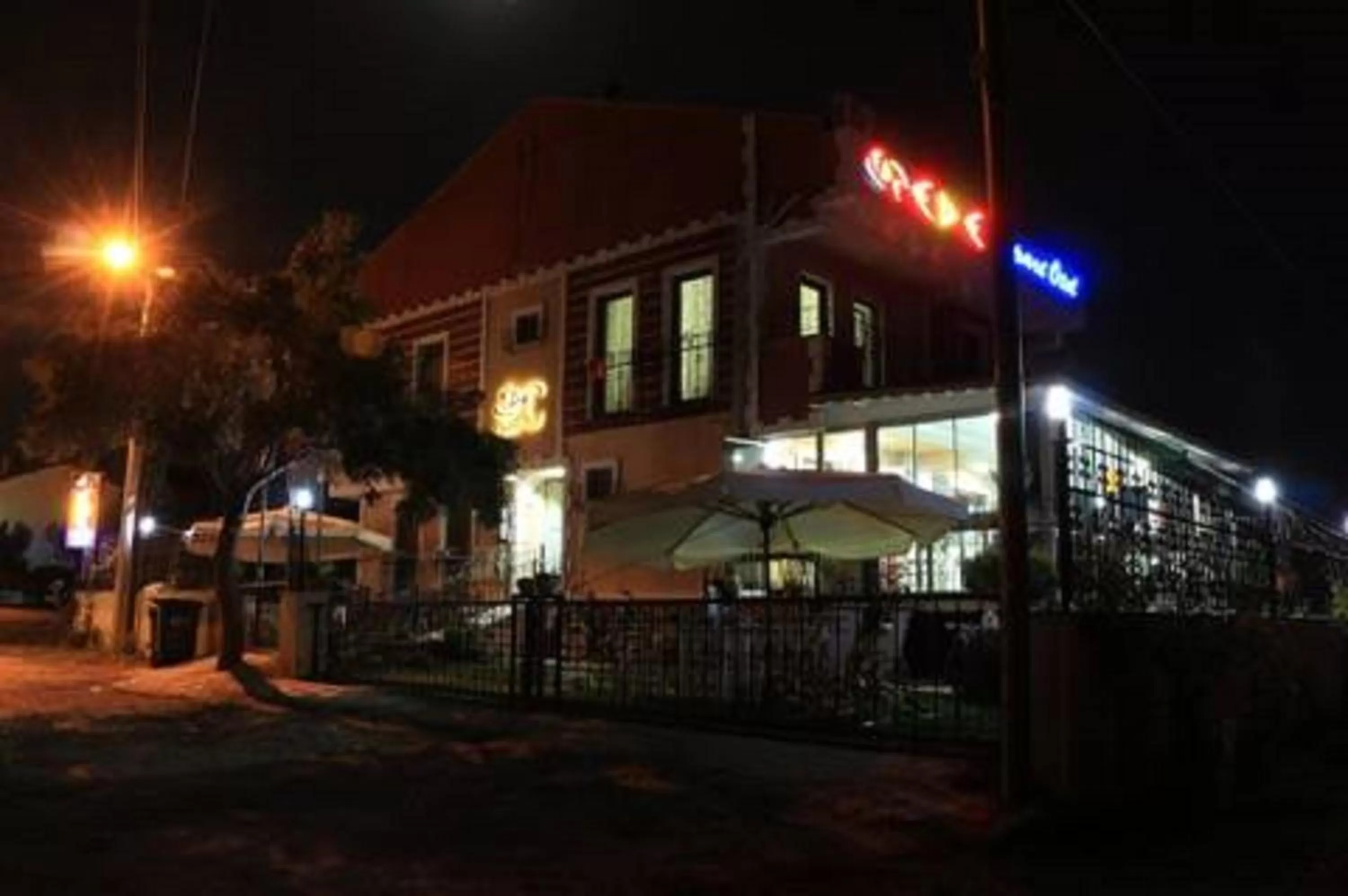 Facade/entrance in Ede Apart Otel