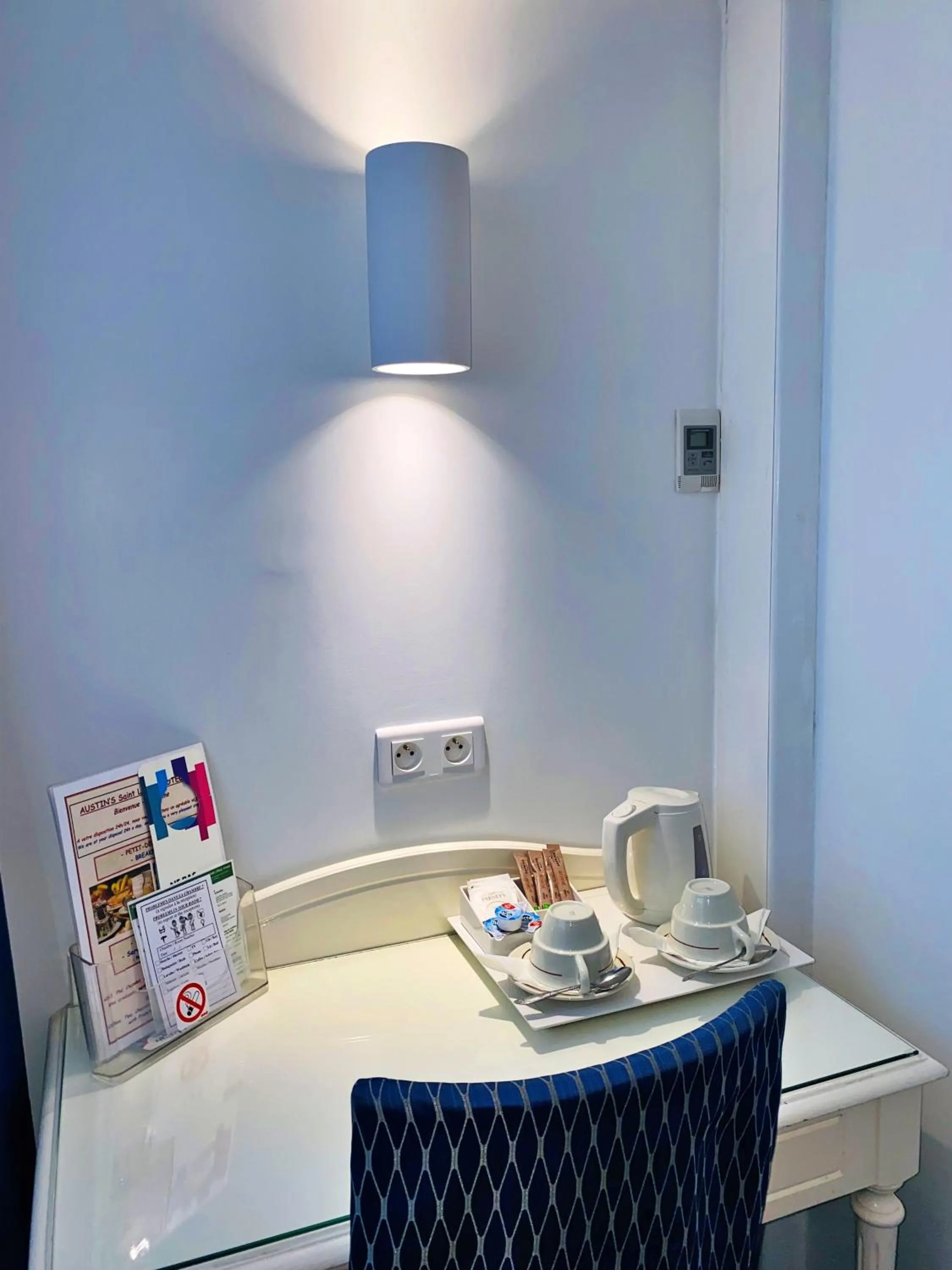 Seating area, Bed in Austin's Saint Lazare Hotel