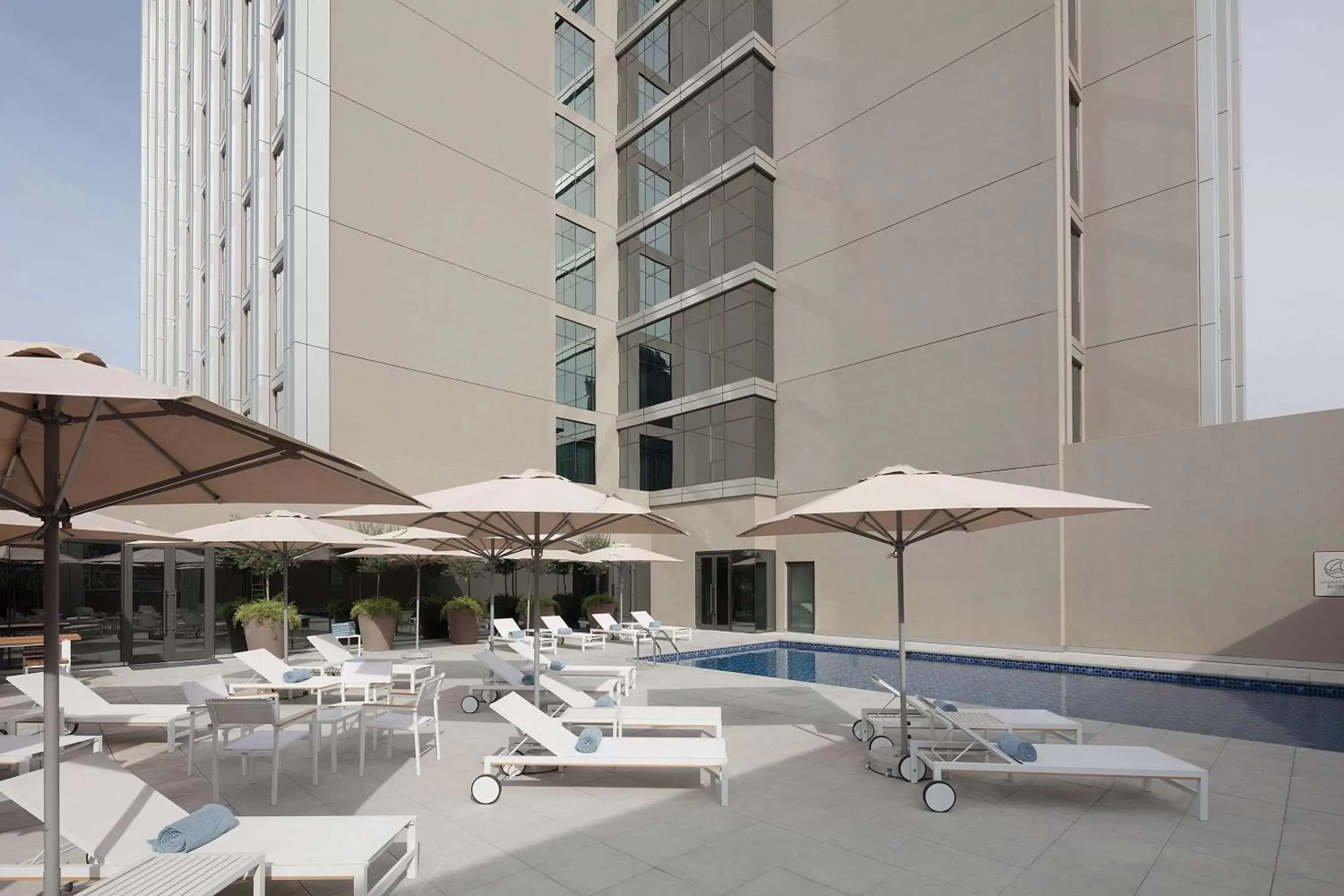 Pool view, Swimming Pool in Rove City Centre, Deira