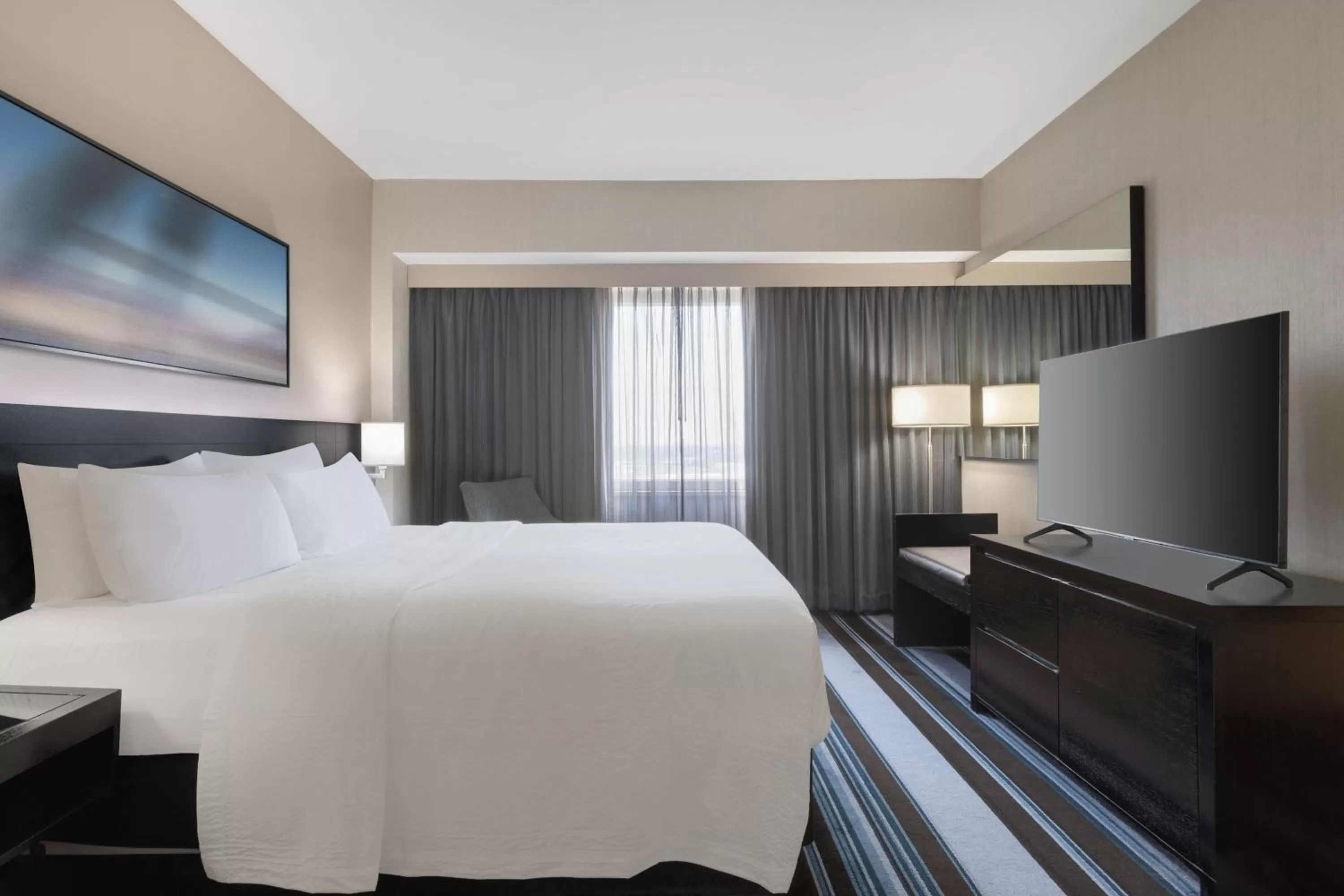 Photo of the whole room, Bed in Courtyard by Marriott New York JFK Airport