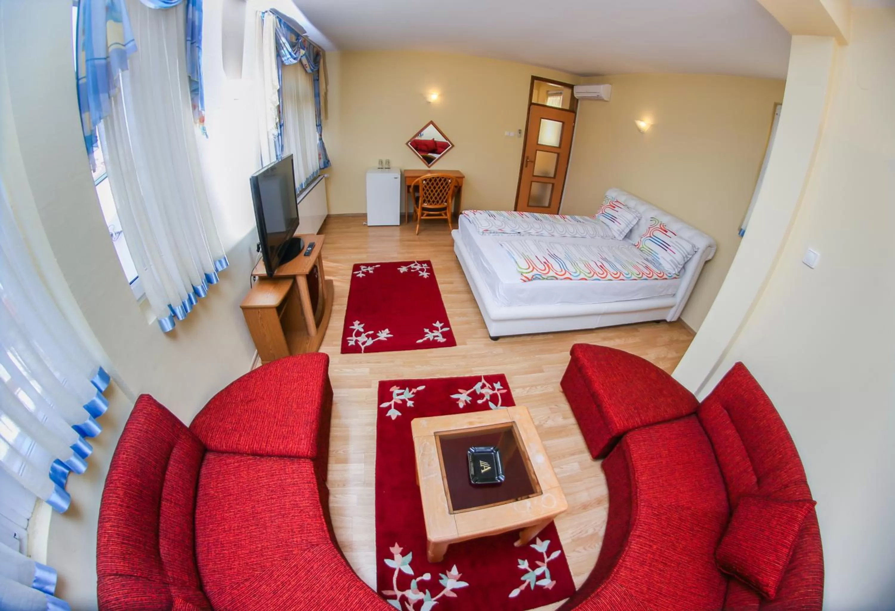 Photo of the whole room, Bed in Hotel Fontana