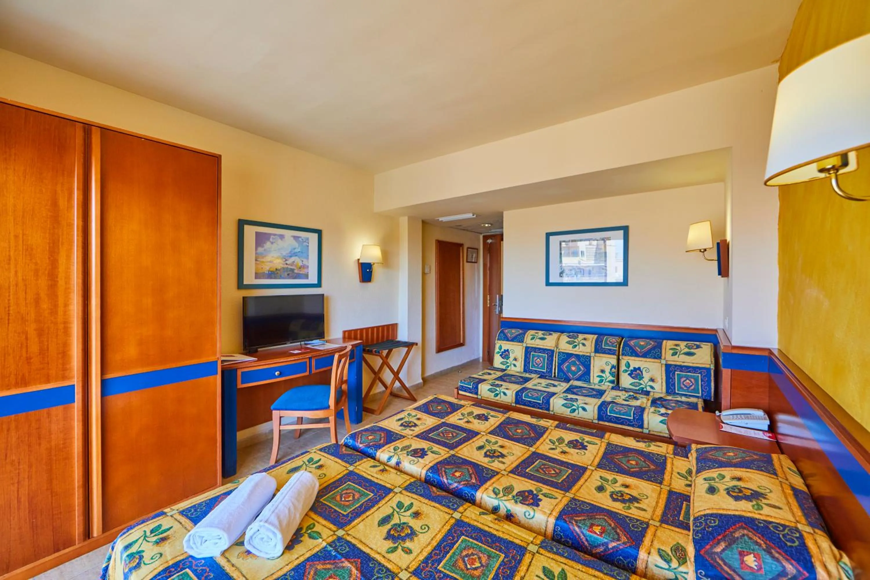 Photo of the whole room in MLL Palma Bay Club Resort