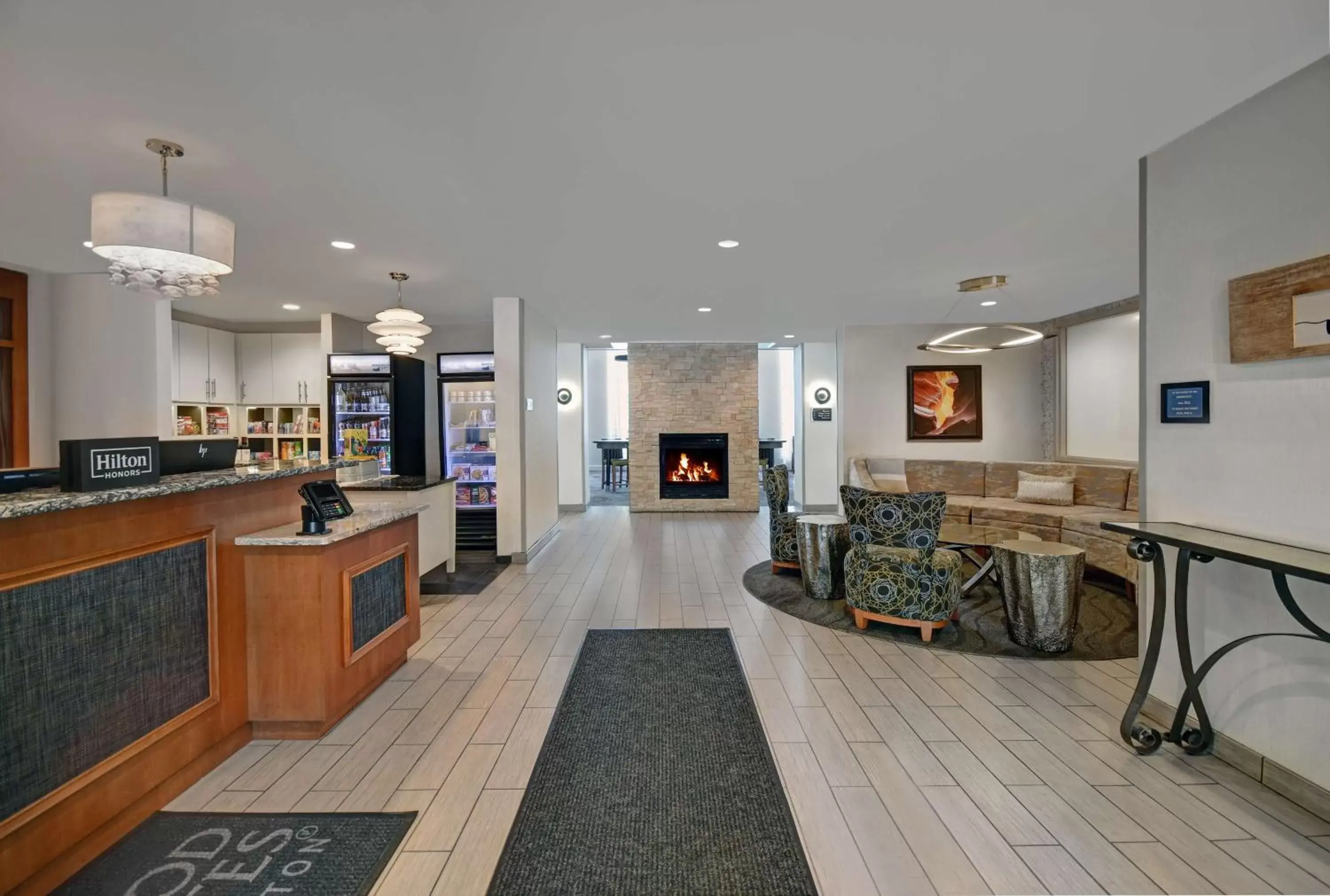 Dining area in Homewood Suites by Hilton Eatontown